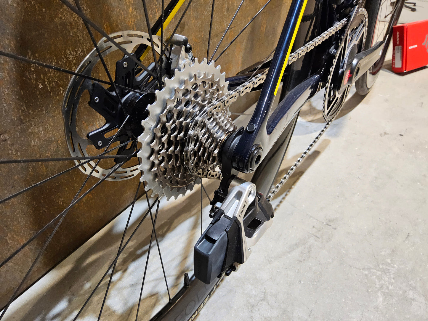 TREK MADONE SLR 9 AXS GEN 8 / TEAM REPLICA / XS