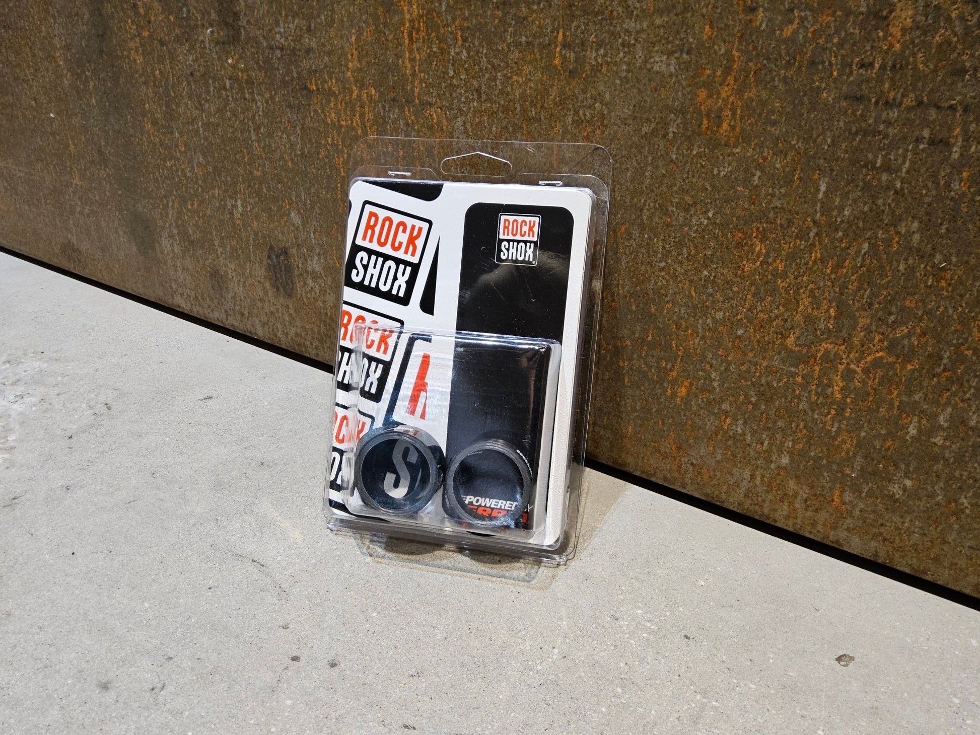 Zubehör von Rock Shox, ROCK SHOX CARBON AHEAD SPACER 1 1/8 ZOLL / 4 STÜCK in variant_title vor USEDBIKES - OB.DE Hintergrund