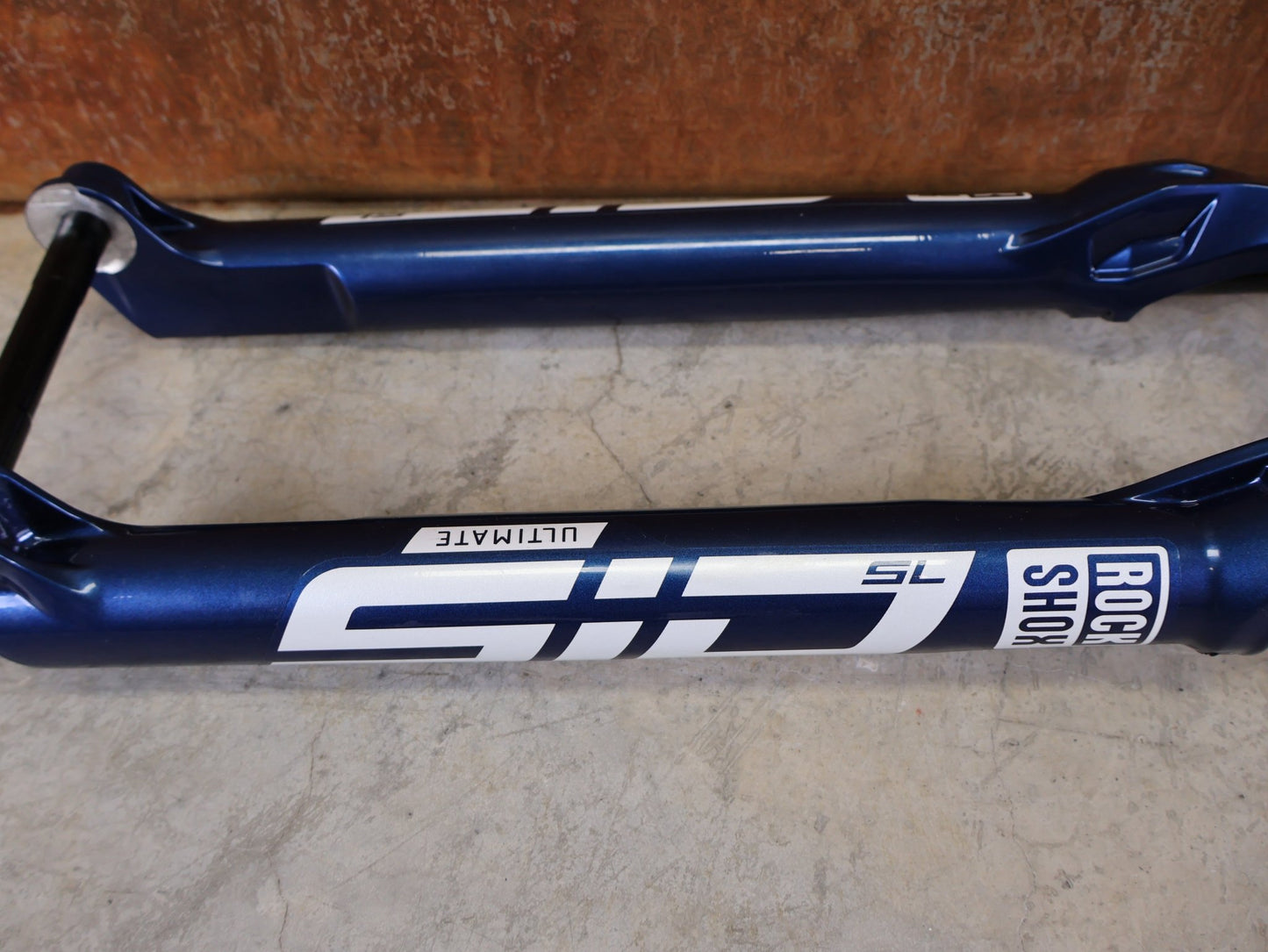 Federgabel von Rock Shox, ROCKSHOX SID SL ULTIMATE 2P 29" FEDERGABEL – 110 MM – CHARGER RACE DAY 2 – BLUE CRUSH vor USEDBIKES - OB.DE Hintergrund