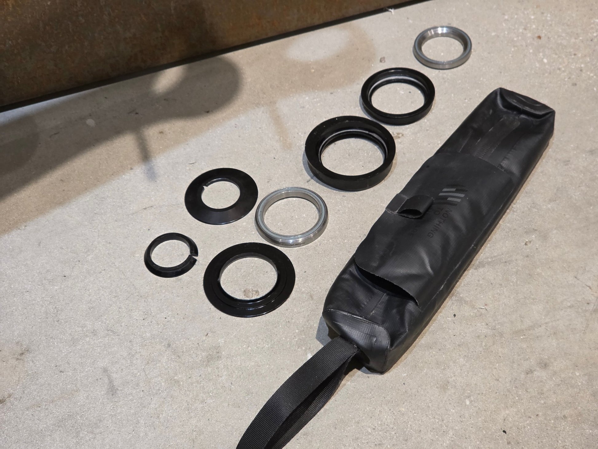 Mountainbikerahmen von Scor, SCOR 2030 CARBON / FOX FACTORY FRAME / M vor USEDBIKES - OB.DE Hintergrund