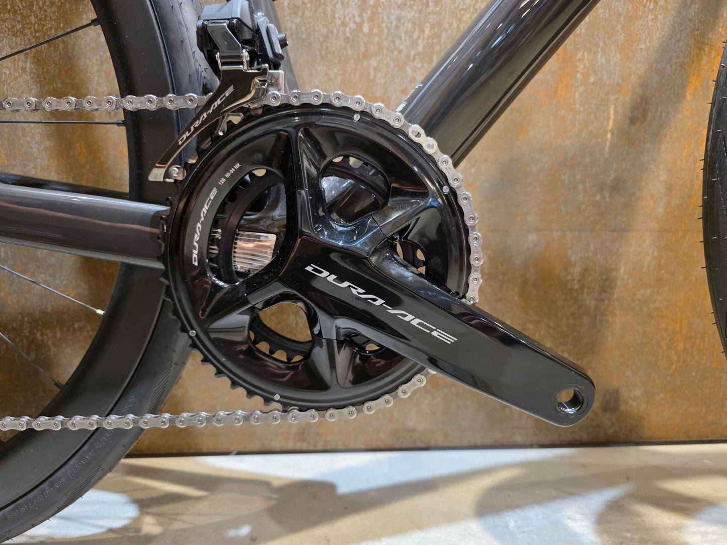 Rennrad von Scott, SCOTT ADDICT 10 / CARBON BLACK / M vor USEDBIKES - OB.DE Hintergrund