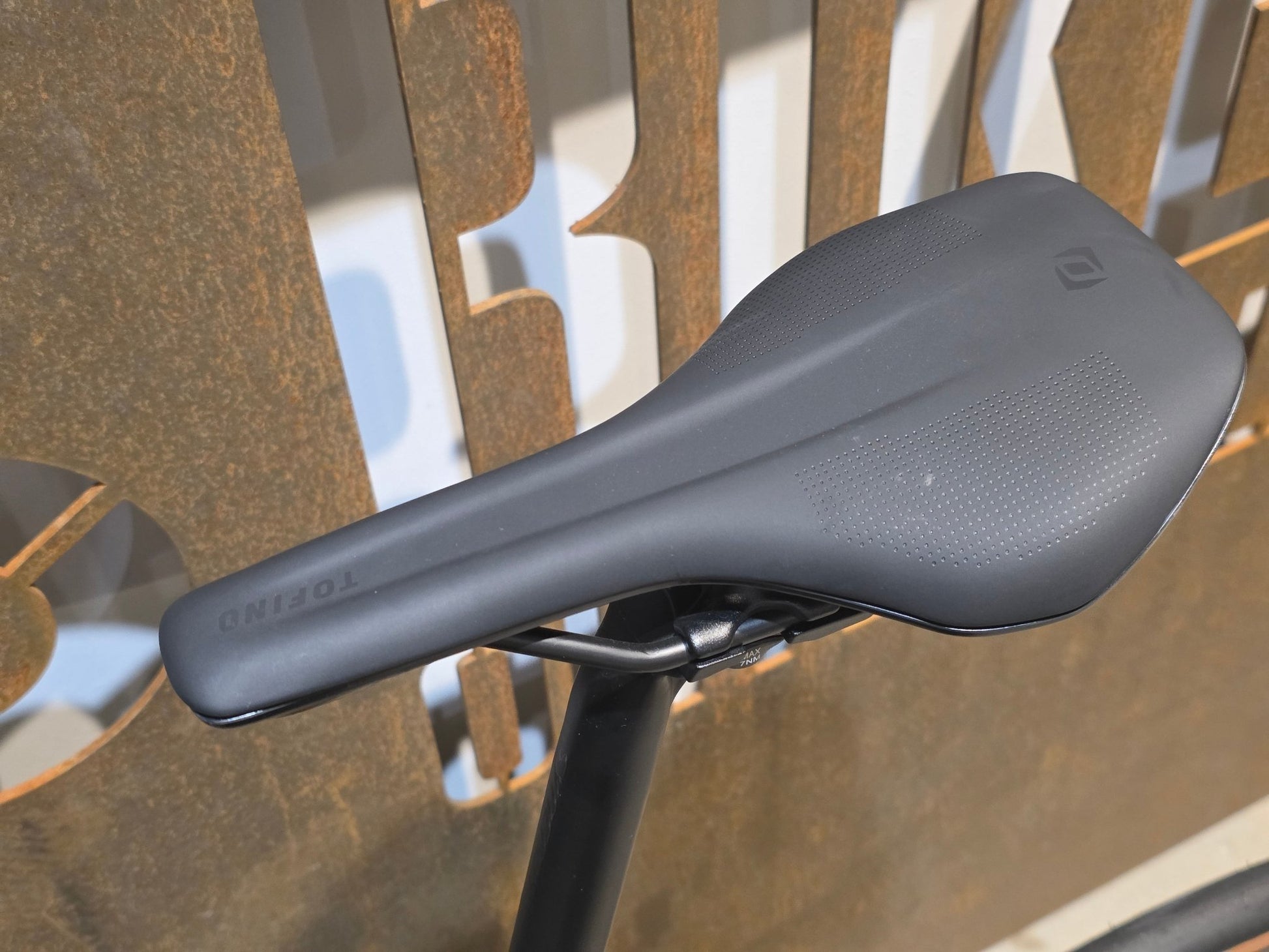 Rennrad von Scott, SCOTT ADDICT 10 / RAW CARBON YELLOW FLAKES / XXL vor USEDBIKES - OB.DE Hintergrund