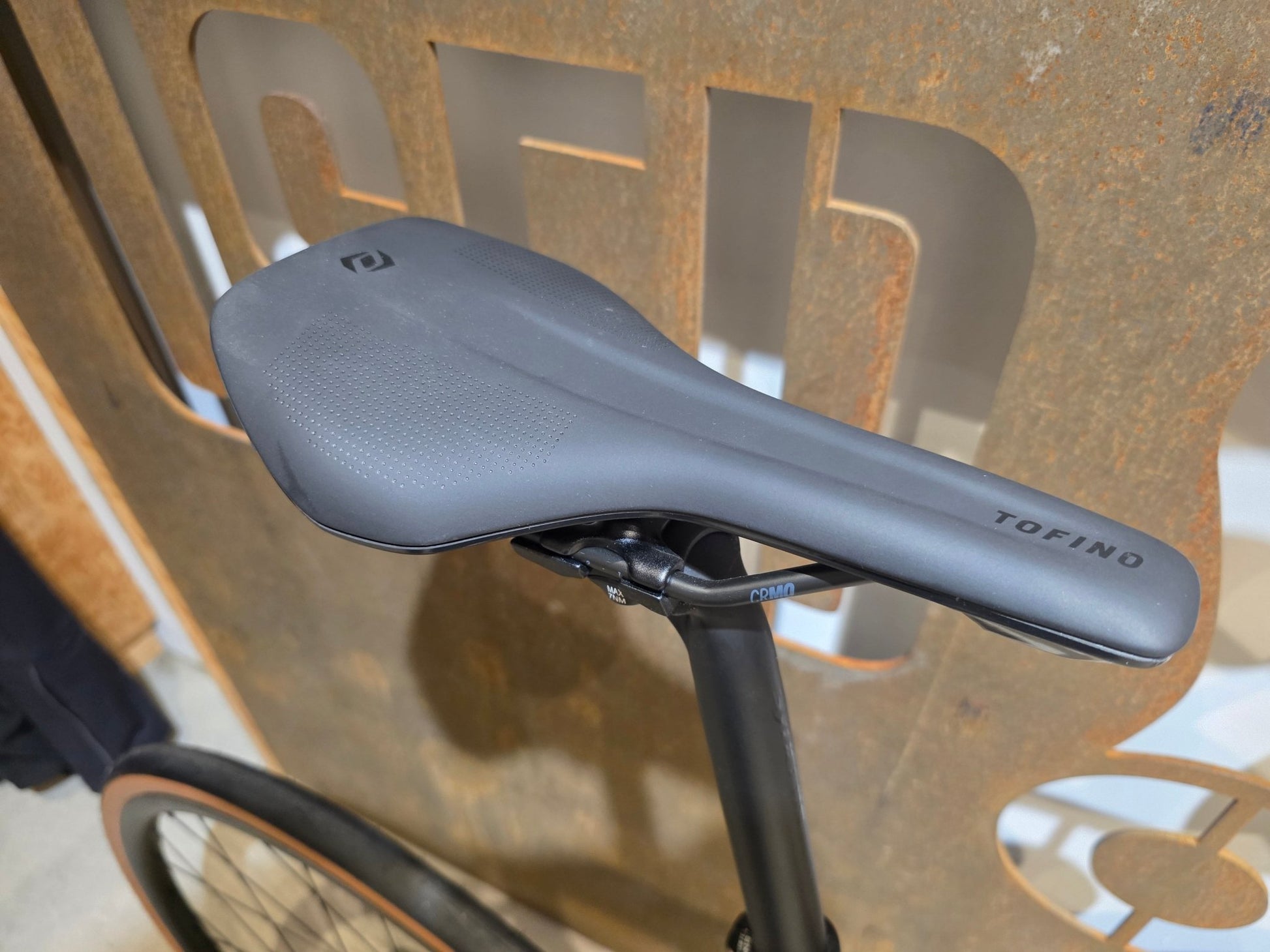 Rennrad von Scott, SCOTT ADDICT 10 / RAW CARBON YELLOW FLAKES / XXL vor USEDBIKES - OB.DE Hintergrund