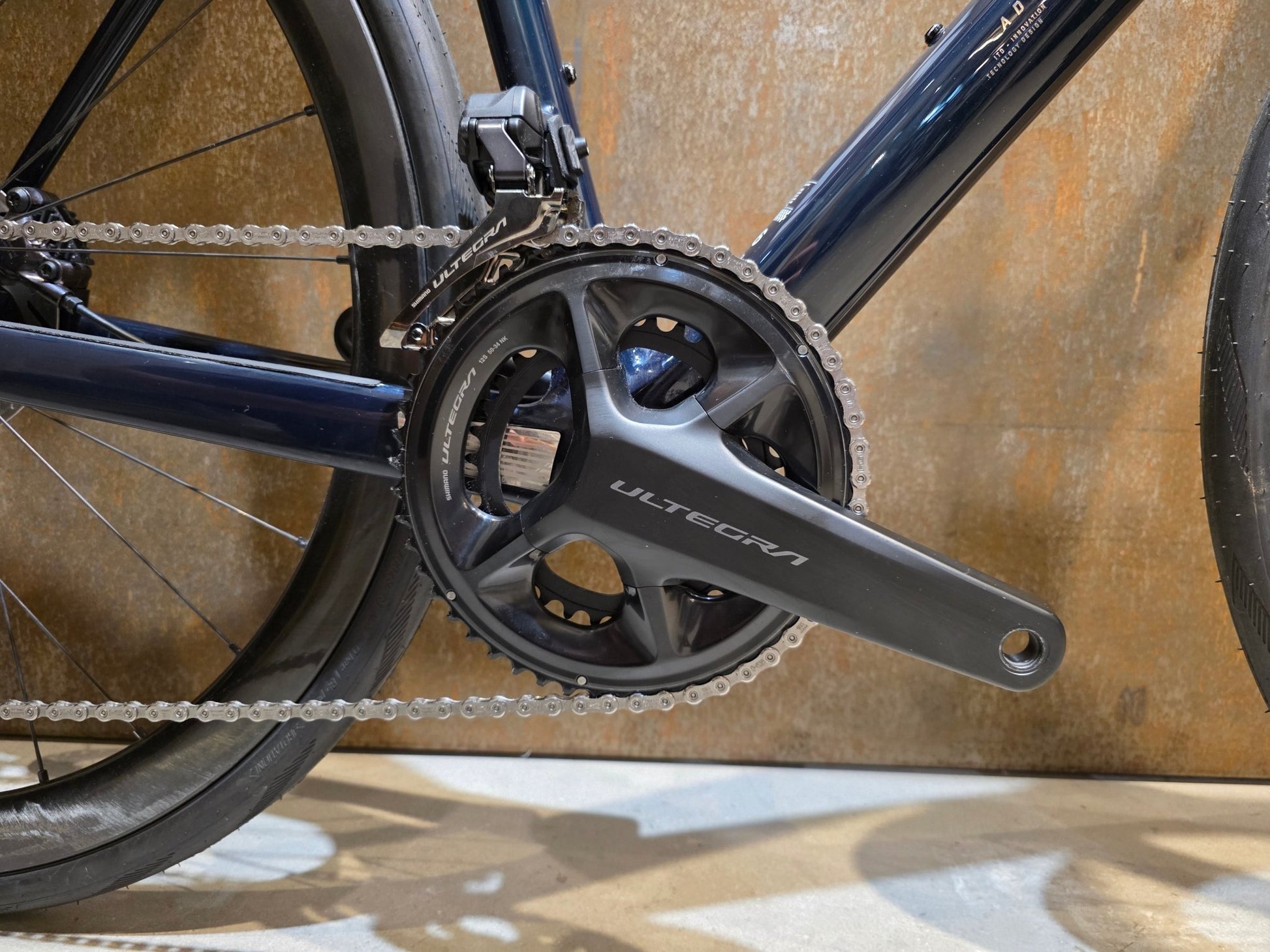 Rennrad von Scott, SCOTT ADDICT 20 / CARBON GREEN / M vor USEDBIKES - OB.DE Hintergrund