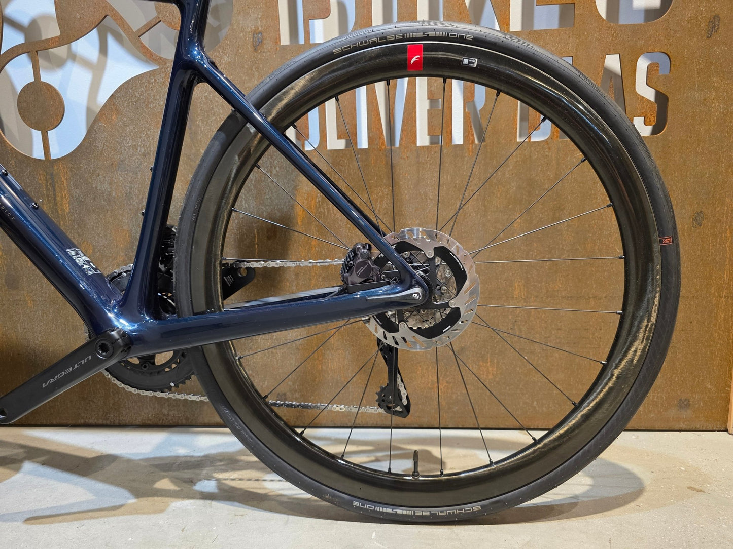 Rennrad von Scott, SCOTT ADDICT 20 / CARBON GREEN / M vor USEDBIKES - OB.DE Hintergrund
