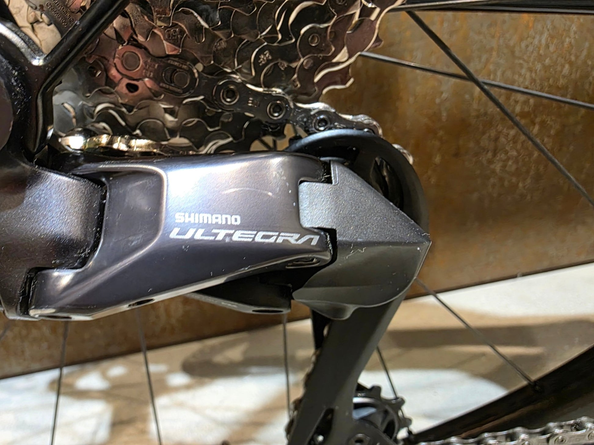 Rennrad von Scott, SCOTT ADDICT 20 / CARBON GREEN / M vor USEDBIKES - OB.DE Hintergrund