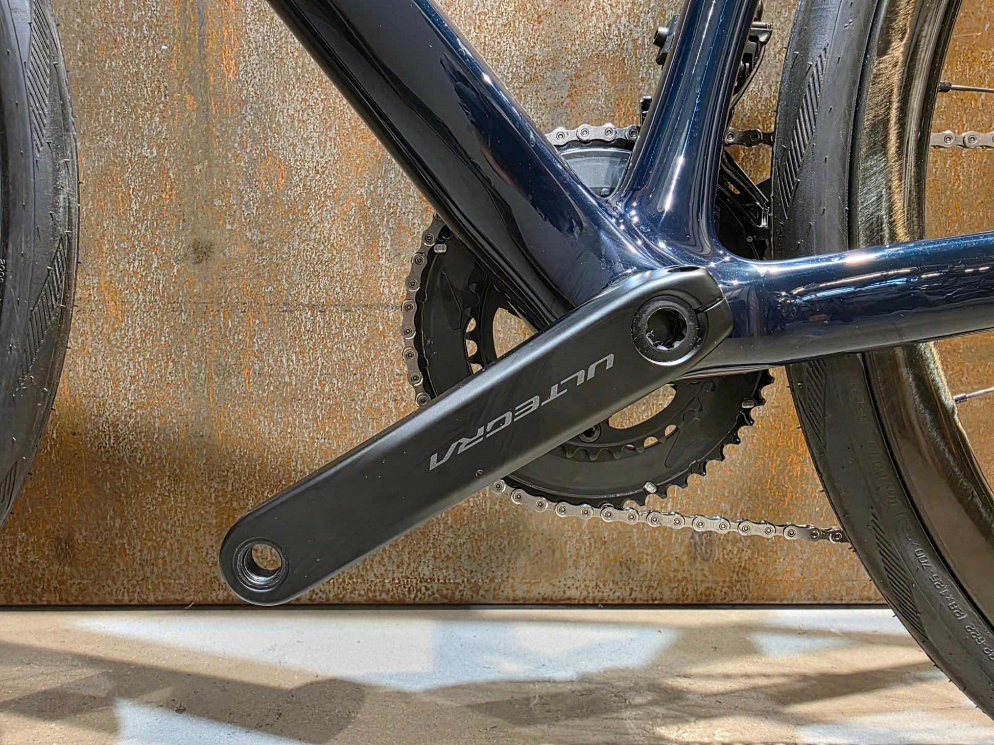 Rennrad von Scott, SCOTT ADDICT 20 / CARBON GREEN / M vor USEDBIKES - OB.DE Hintergrund