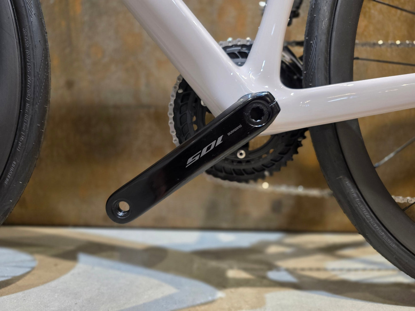 Rennrad von Scott, SCOTT ADDICT 30 / HUSHED PINK / M vor USEDBIKES - OB.DE Hintergrund