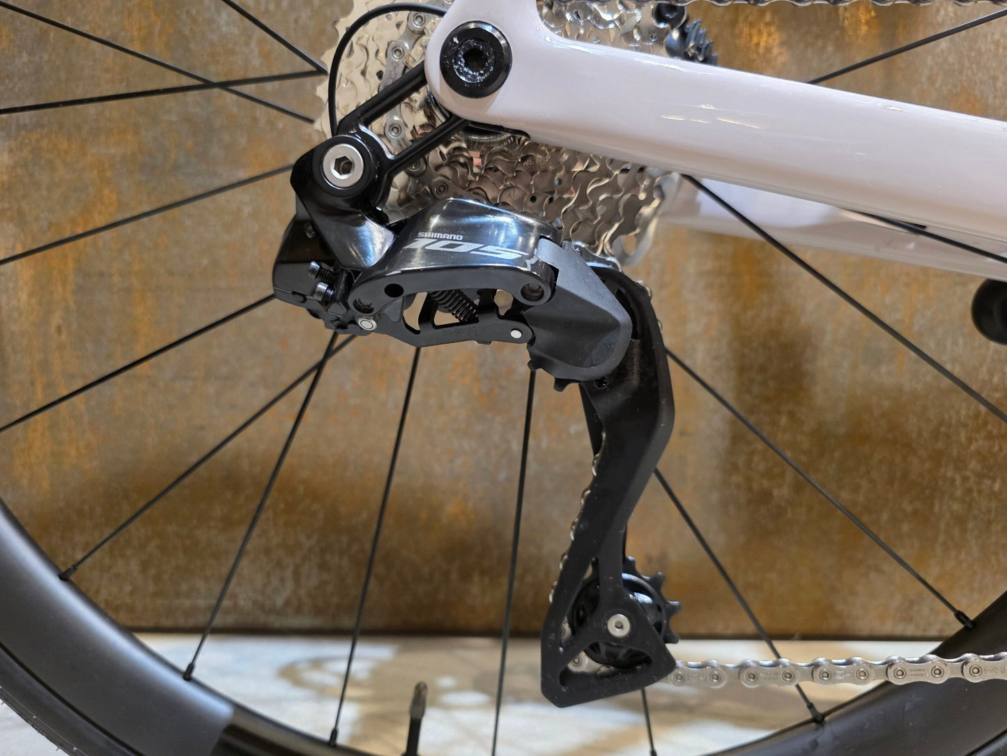 Rennrad von Scott, SCOTT ADDICT 30 / HUSHED PINK / M vor USEDBIKES - OB.DE Hintergrund