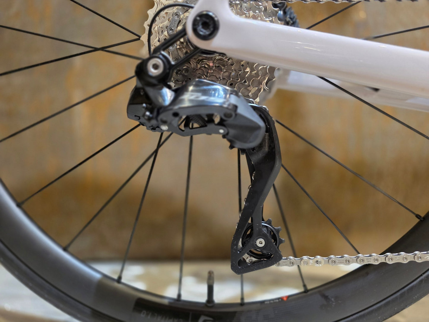 Rennrad von Scott, SCOTT ADDICT 30 / HUSHED PINK / M vor USEDBIKES - OB.DE Hintergrund