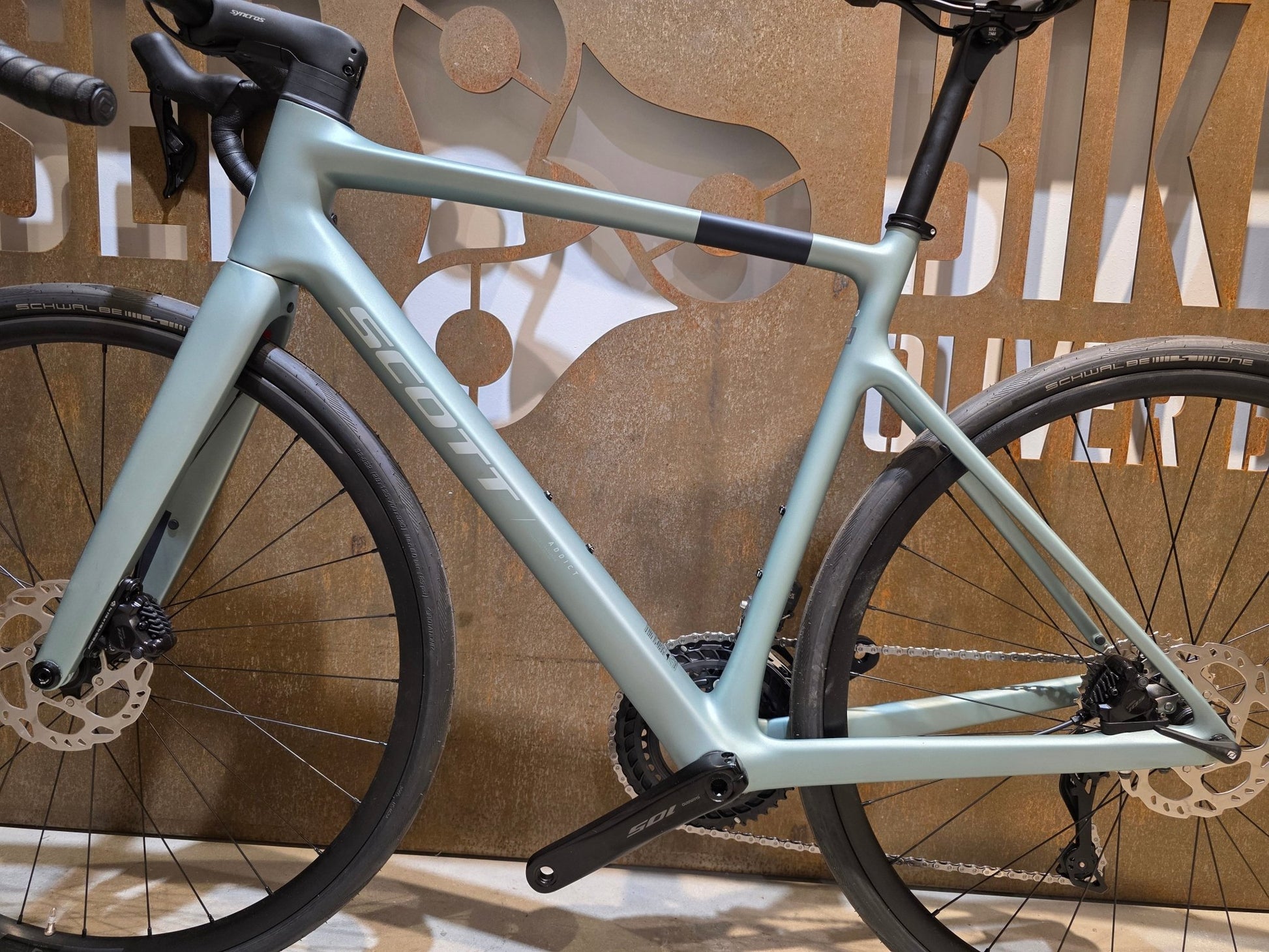 Rennrad von Scott, SCOTT ADDICT 40 / ICEBERG GREEN / M vor USEDBIKES - OB.DE Hintergrund