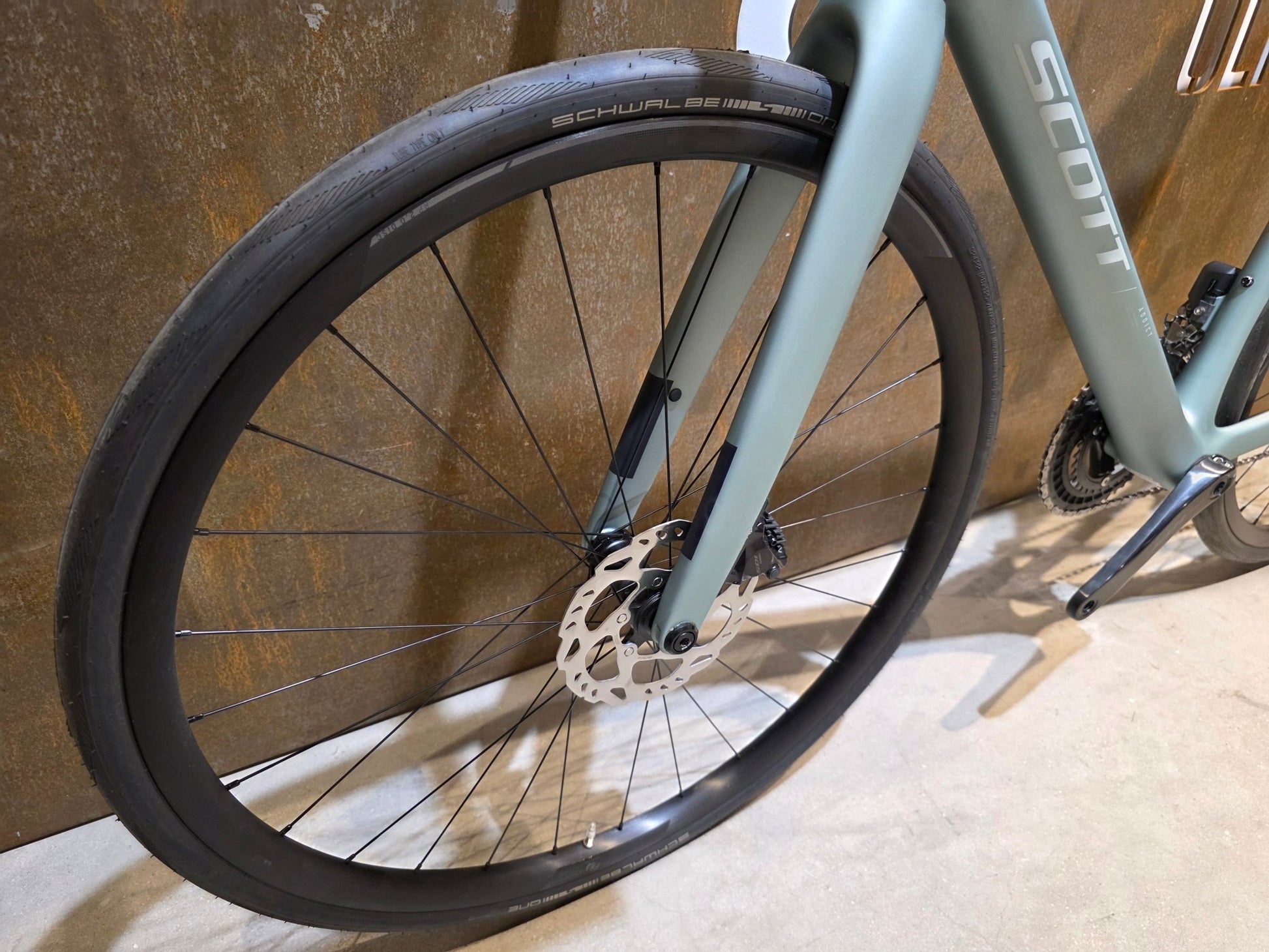 Rennrad von Scott, SCOTT ADDICT 40 / ICEBERG GREEN / M vor USEDBIKES - OB.DE Hintergrund