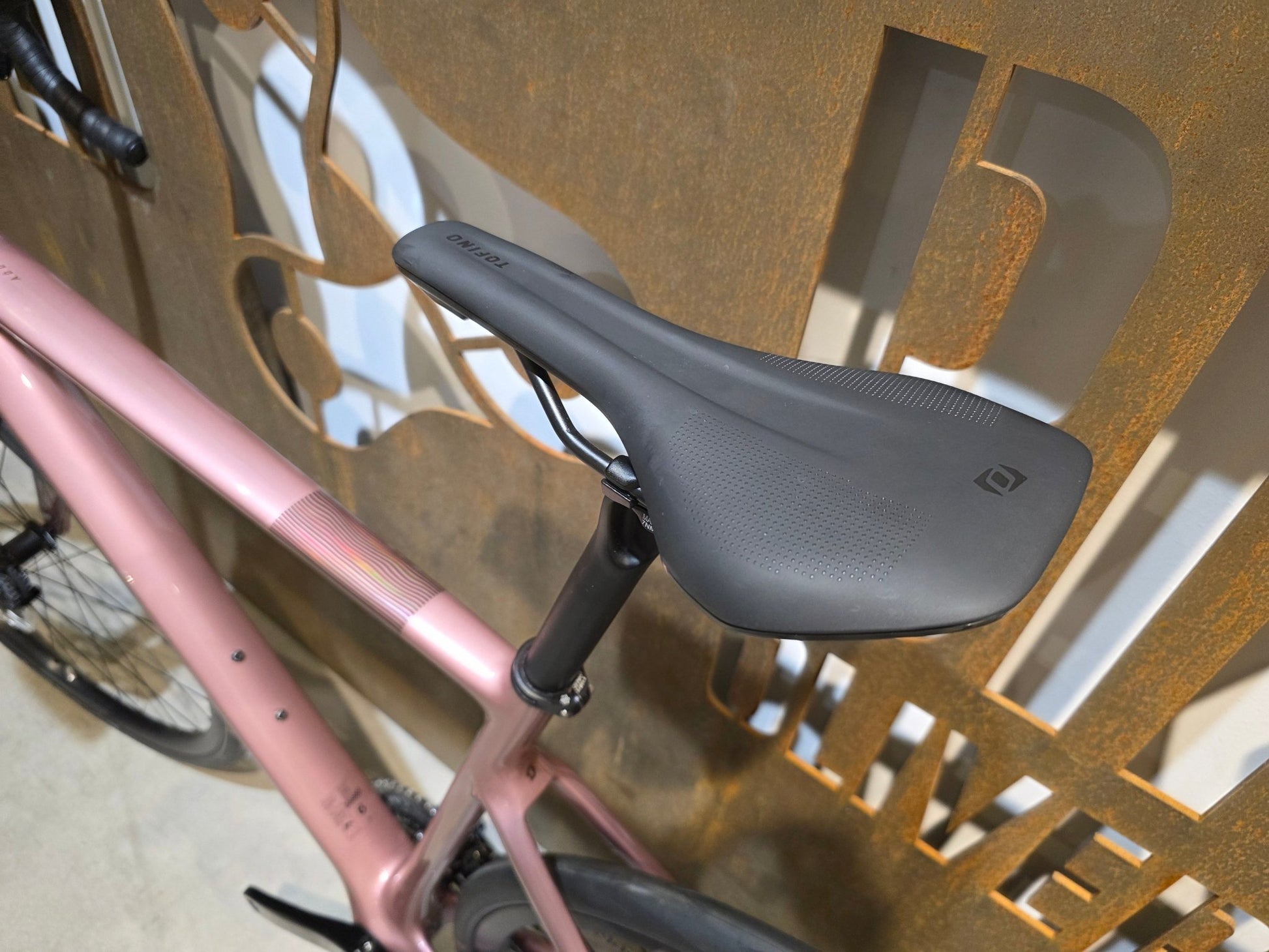 Rennrad von Scott, SCOTT ADDICT 50 / ASH PINK / M vor USEDBIKES - OB.DE Hintergrund