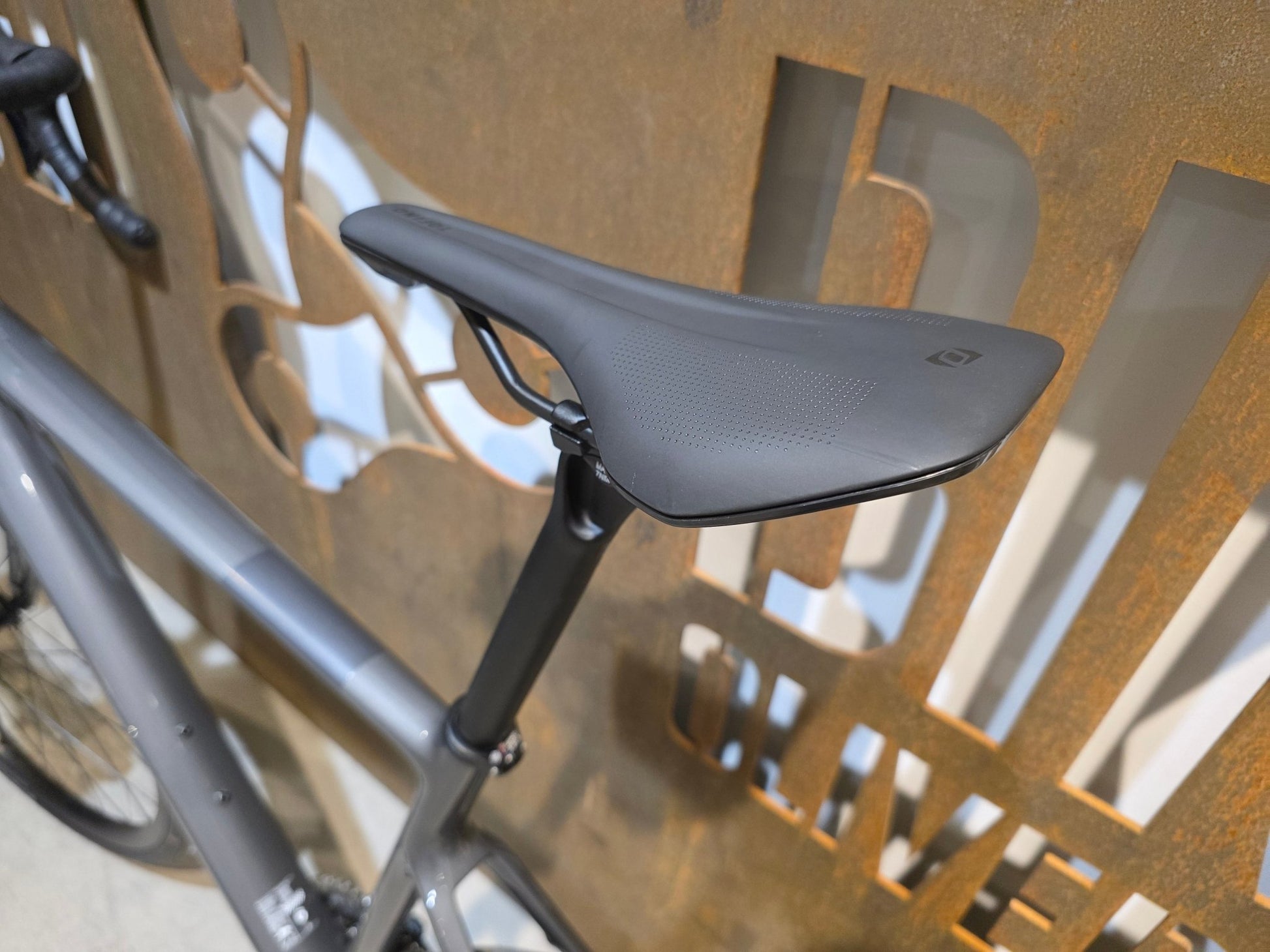 Rennrad von Scott, SCOTT ADDICT 50 / SLATE GREY / M vor USEDBIKES - OB.DE Hintergrund