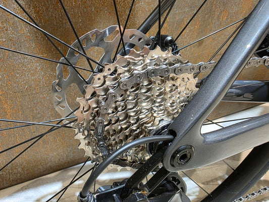 Rennrad von Scott, SCOTT ADDICT 50 / SLATE GREY / M vor USEDBIKES - OB.DE Hintergrund