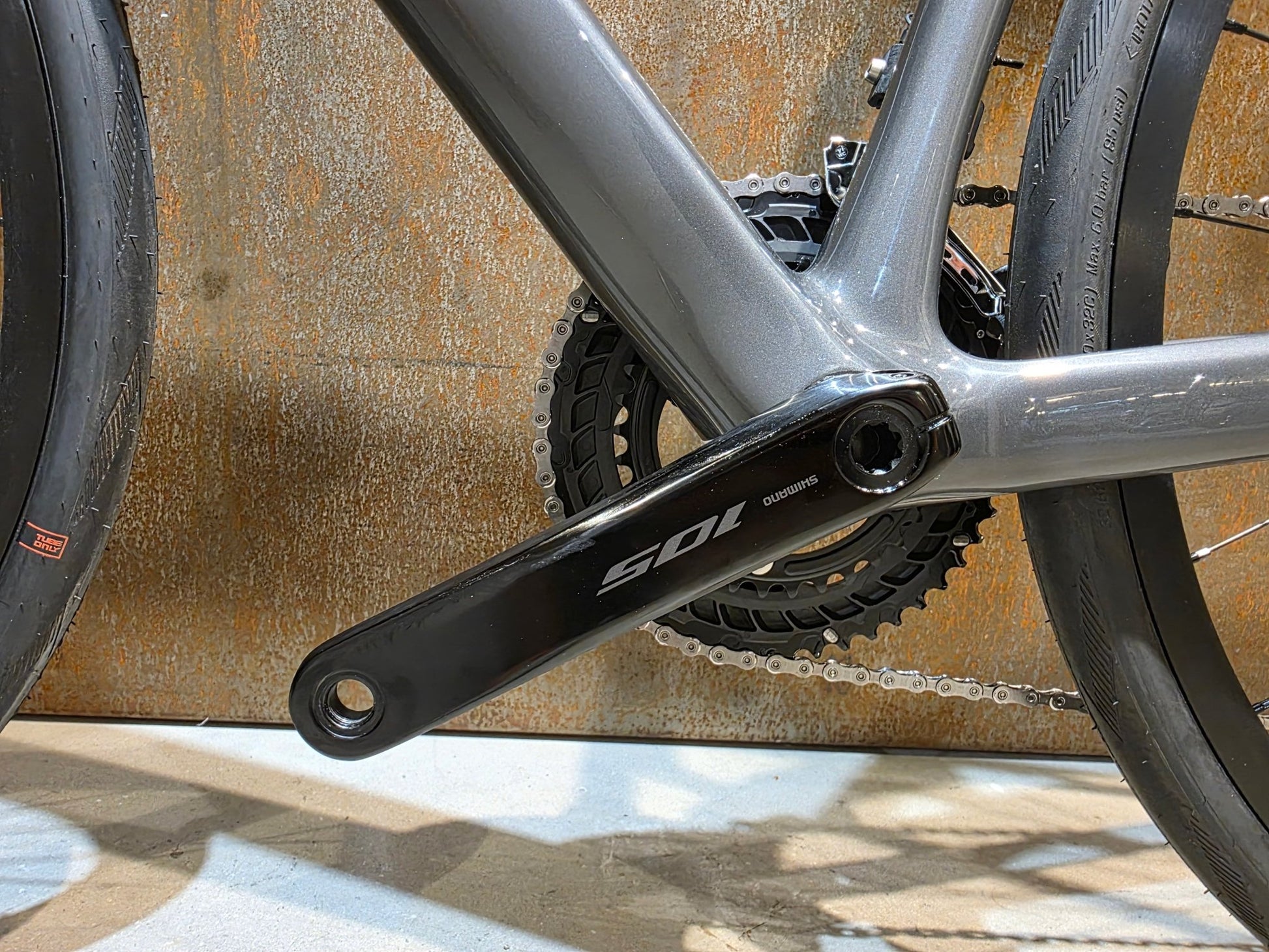 Rennrad von Scott, SCOTT ADDICT 50 / SLATE GREY / M vor USEDBIKES - OB.DE Hintergrund