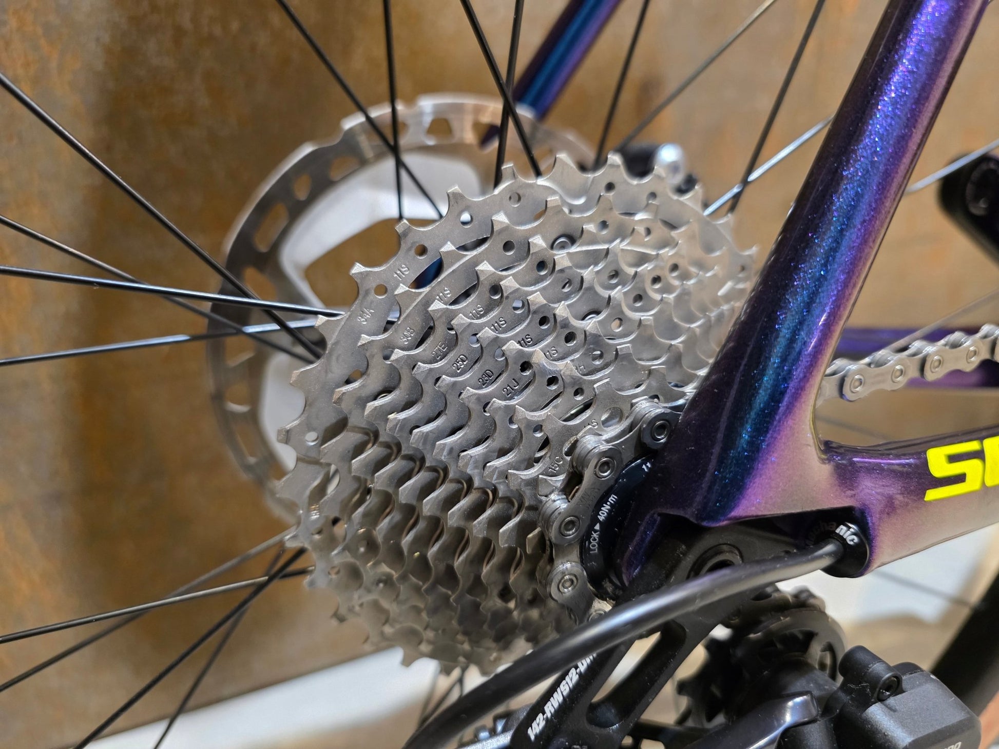 Gravel/Cyclocross von Scott, SCOTT ADDICT CX RC / GRAVEL / L vor USEDBIKES - OB.DE Hintergrund