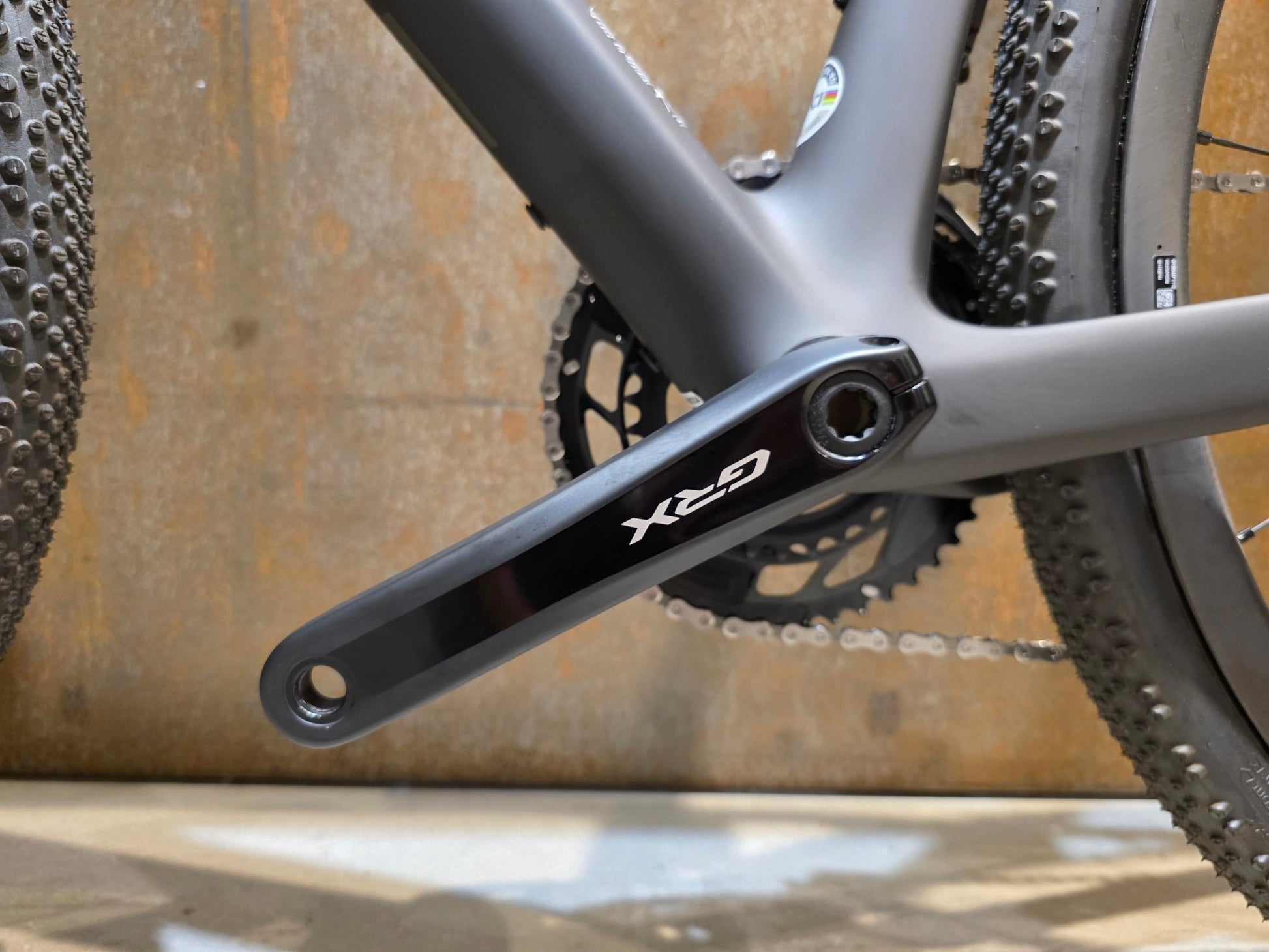 Gravel/Cyclocross von Scott, SCOTT ADDICT GRAVEL 10 / CARBON BLACK / M vor USEDBIKES - OB.DE Hintergrund