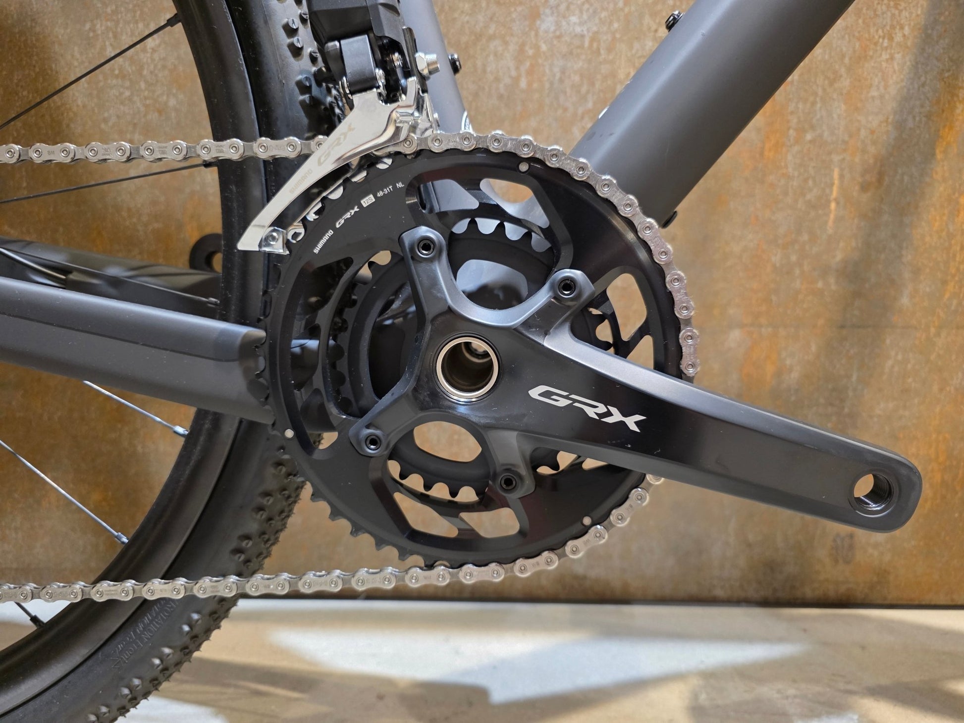 Gravel/Cyclocross von Scott, SCOTT ADDICT GRAVEL 10 / CARBON BLACK / M vor USEDBIKES - OB.DE Hintergrund