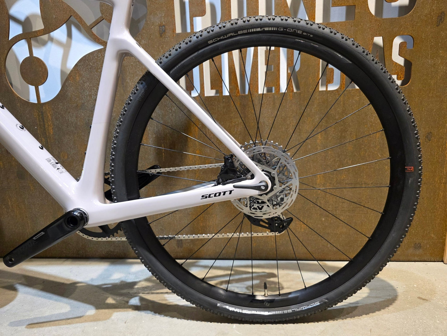 Gravel/Cyclocross von Scott, SCOTT ADDICT GRAVEL 30 / HUSHED PINK / M vor USEDBIKES - OB.DE Hintergrund