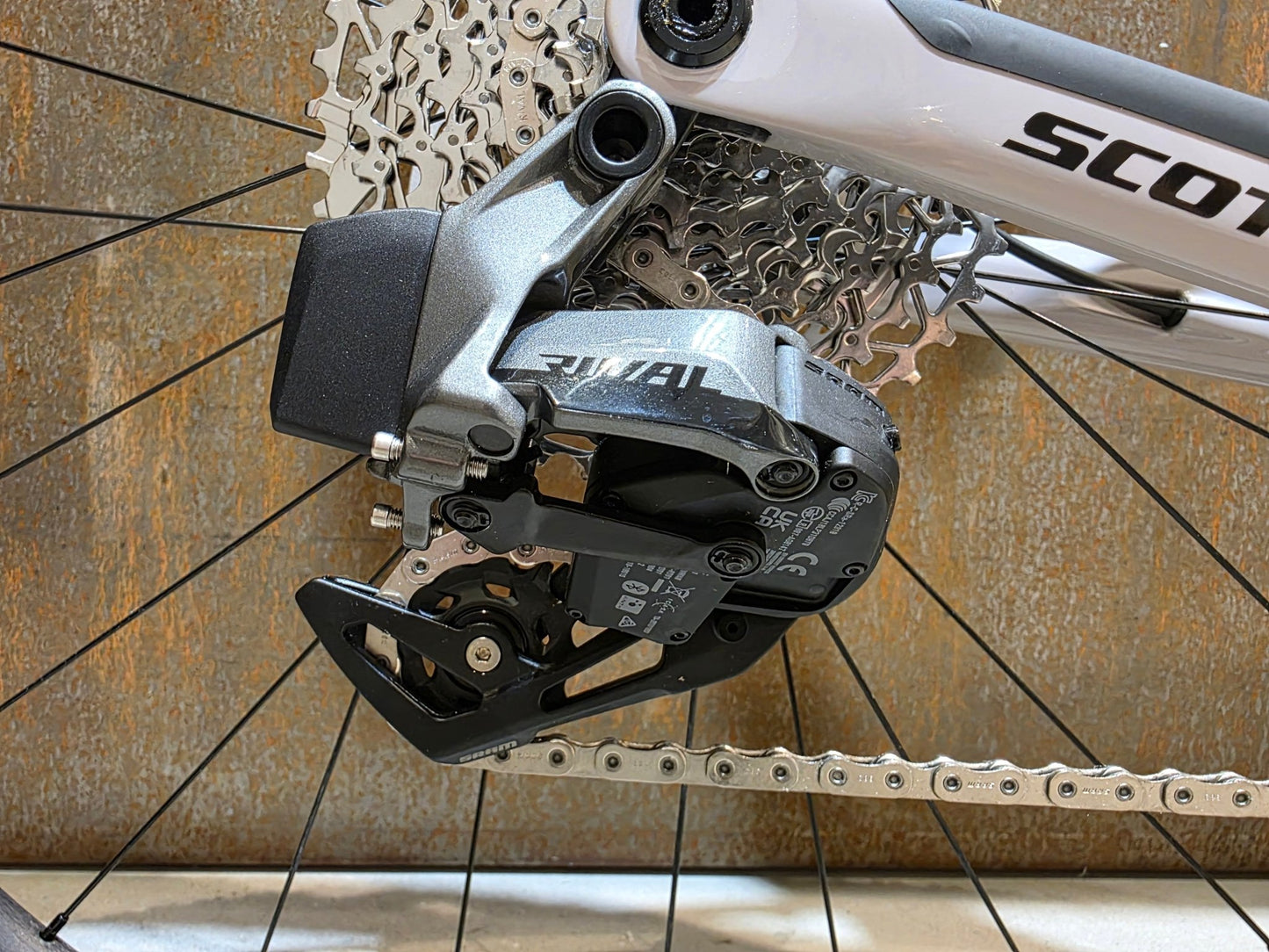 Gravel/Cyclocross von Scott, SCOTT ADDICT GRAVEL 30 / HUSHED PINK / M vor USEDBIKES - OB.DE Hintergrund