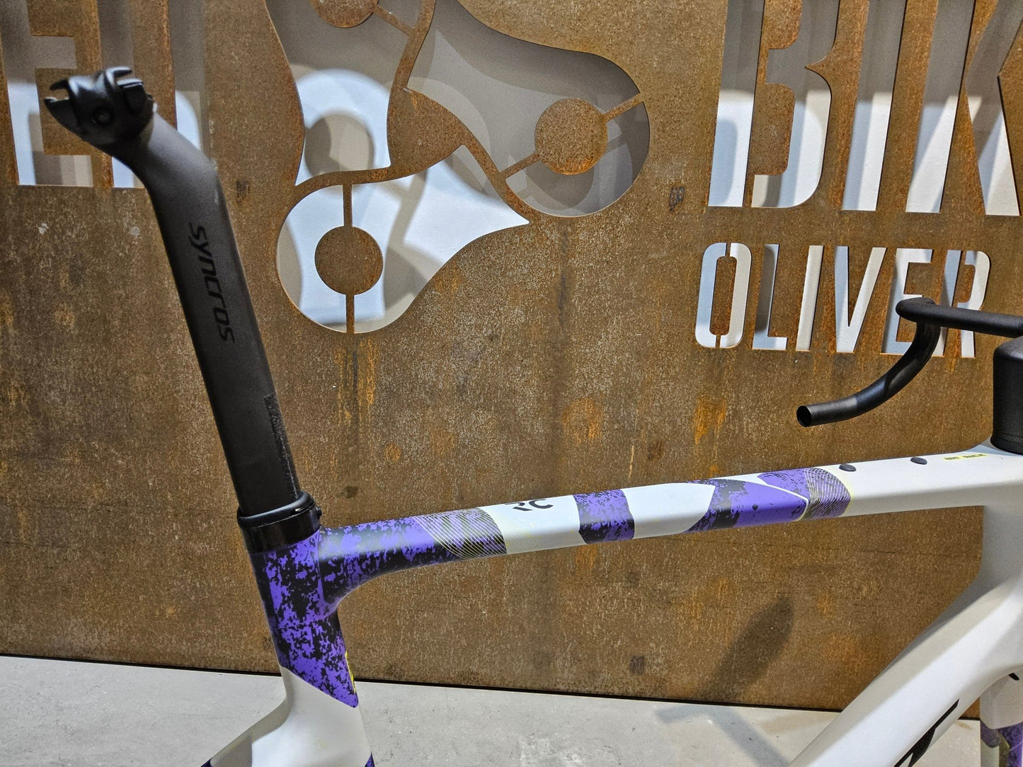 Gravel - /Cyclocrossrahmen von Scott, SCOTT ADDICT GRAVEL RC RAHMENSET / DISC / 58CM in variant_title vor USEDBIKES - OB.DE Hintergrund