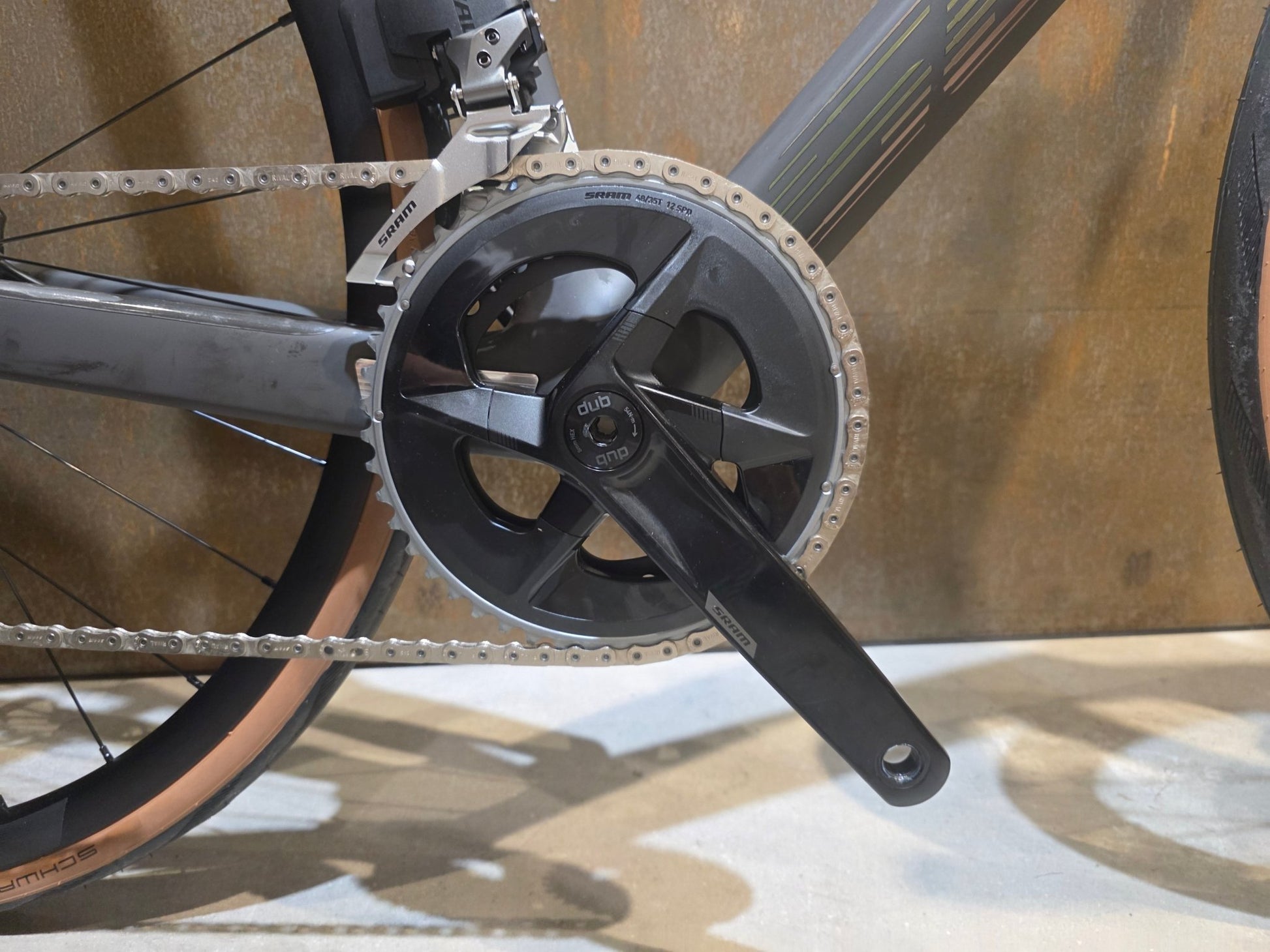 Rennrad von Scott, SCOTT ADDICT RC 30 / L vor USEDBIKES - OB.DE Hintergrund