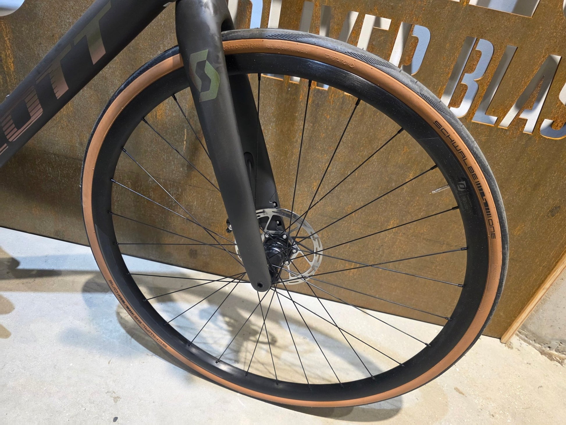 Rennrad von Scott, SCOTT ADDICT RC 30 / XXL in variant_title vor USEDBIKES - OB.DE Hintergrund