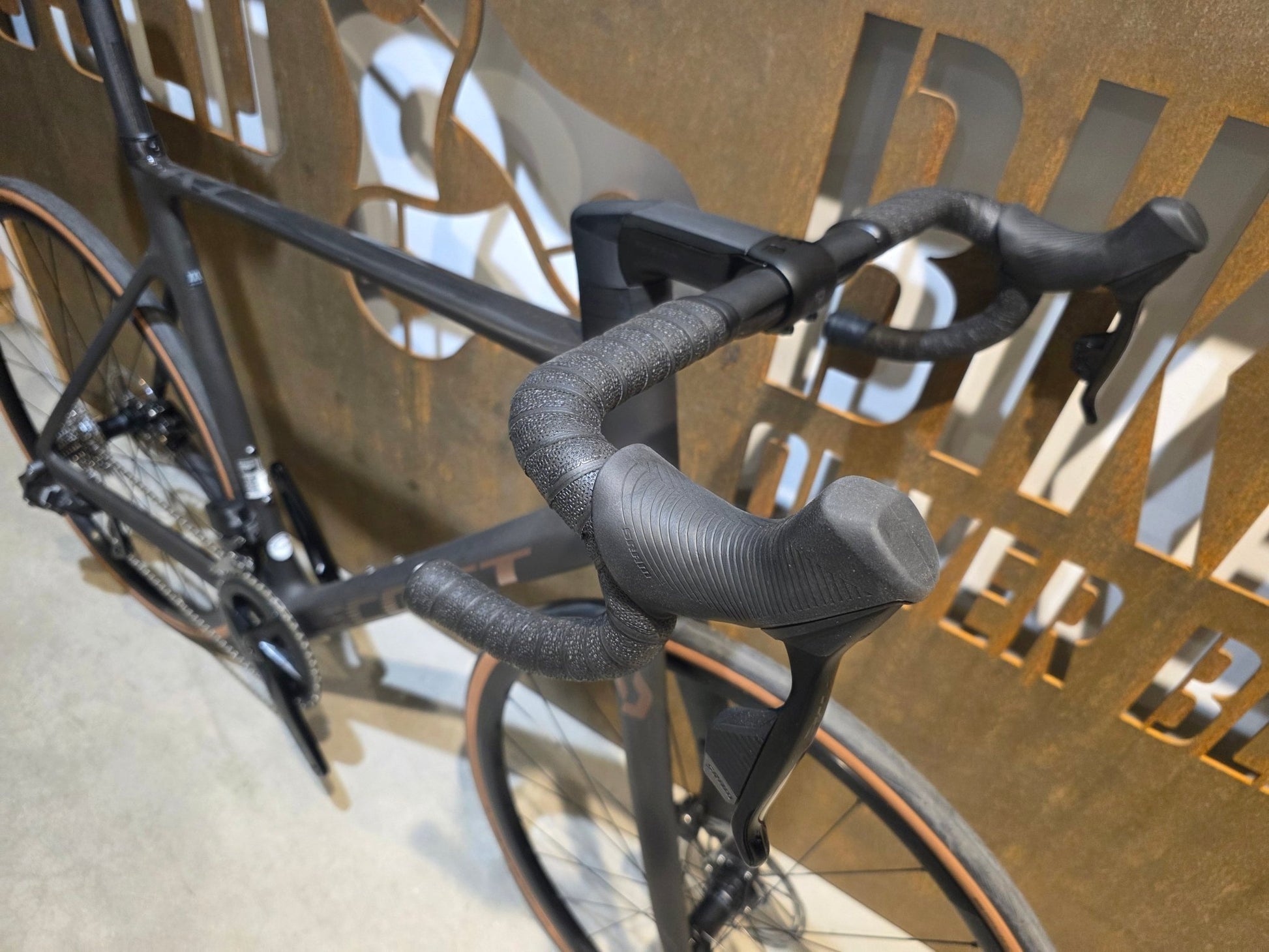 Rennrad von Scott, SCOTT ADDICT RC 30 / XXL in variant_title vor USEDBIKES - OB.DE Hintergrund