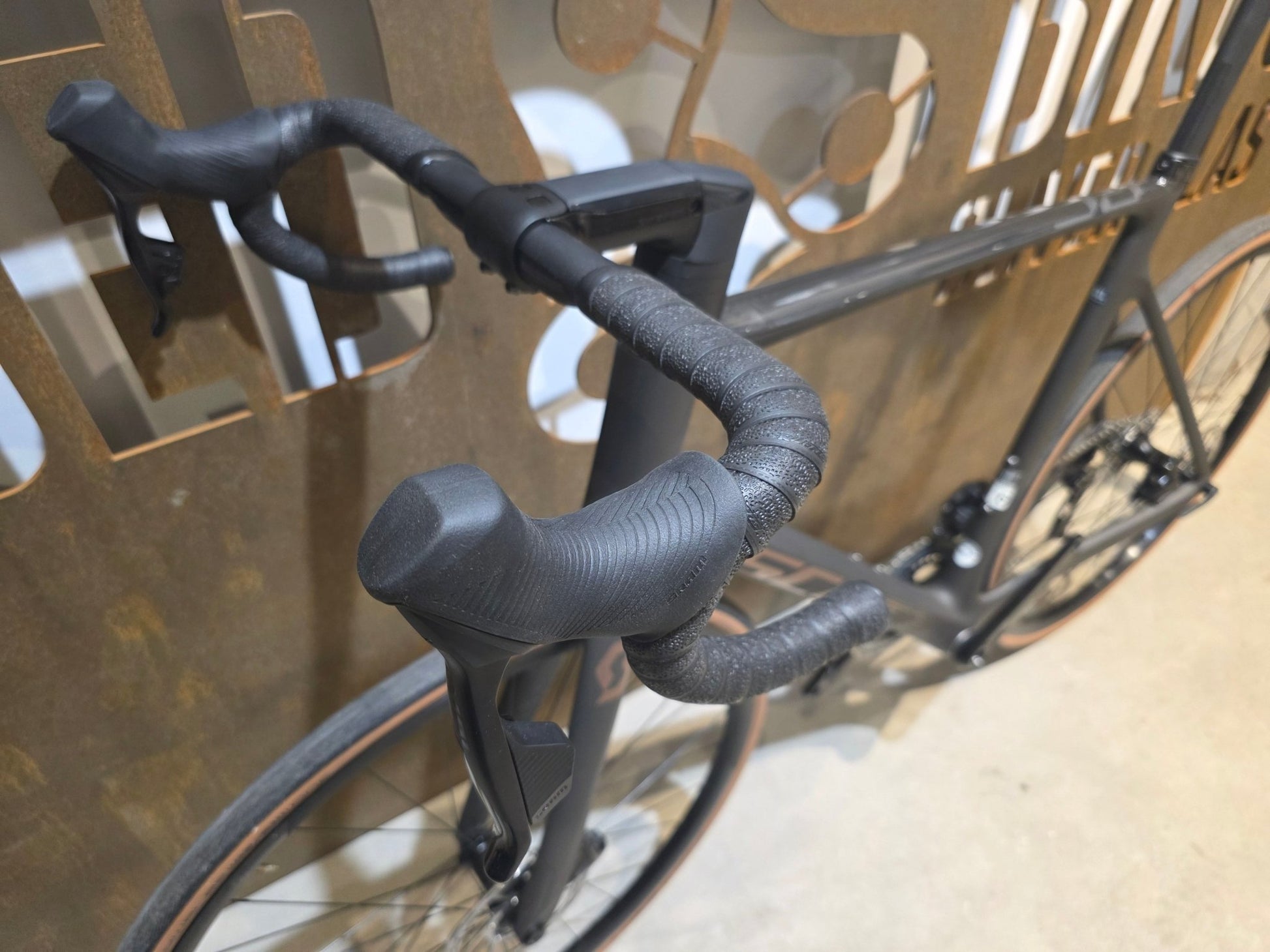 Rennrad von Scott, SCOTT ADDICT RC 30 / XXL in variant_title vor USEDBIKES - OB.DE Hintergrund