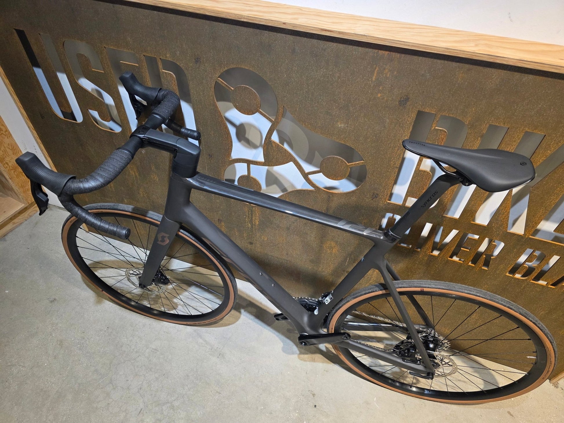 Rennrad von Scott, SCOTT ADDICT RC 30 / XXL in variant_title vor USEDBIKES - OB.DE Hintergrund