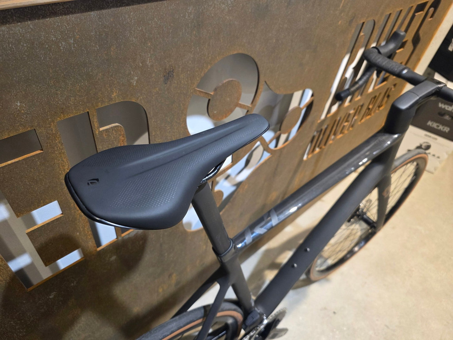 Rennrad von Scott, SCOTT ADDICT RC 30 / XXL in variant_title vor USEDBIKES - OB.DE Hintergrund