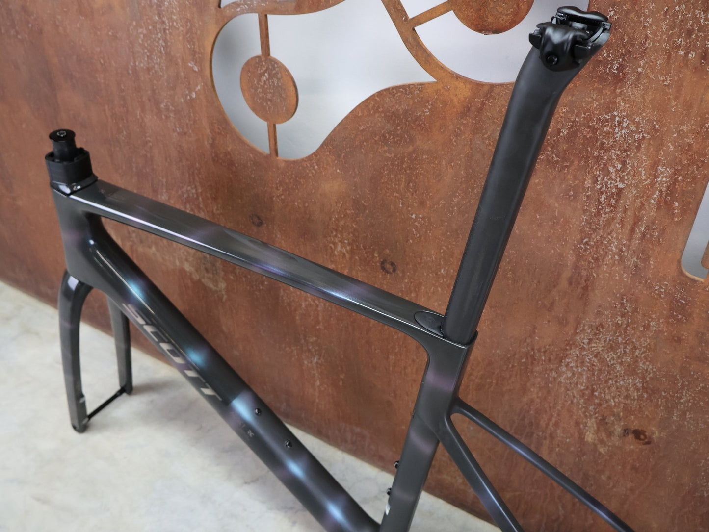 Rennradrahmen von Scott, SCOTT ADDICT RC ULTIMATE RAHMENSET / SUNBEAM BLACK / DISC / 56CM vor USEDBIKES - OB.DE Hintergrund