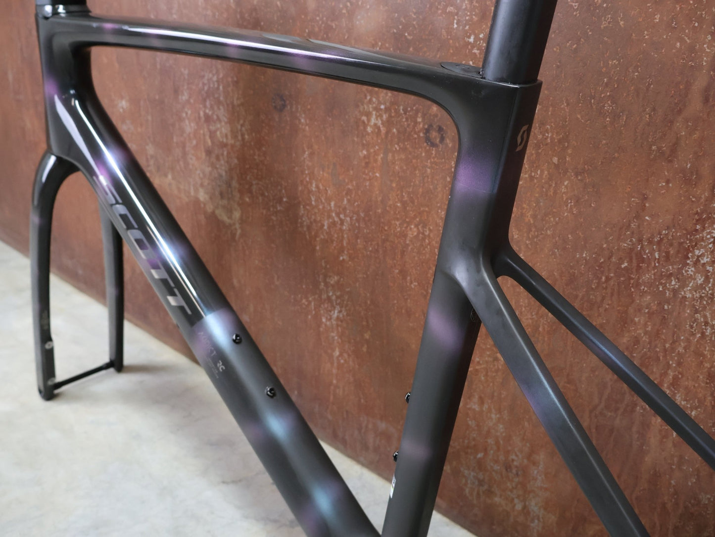 Rennradrahmen von Scott, SCOTT ADDICT RC ULTIMATE RAHMENSET / SUNBEAM BLACK / DISC / 56CM vor USEDBIKES - OB.DE Hintergrund