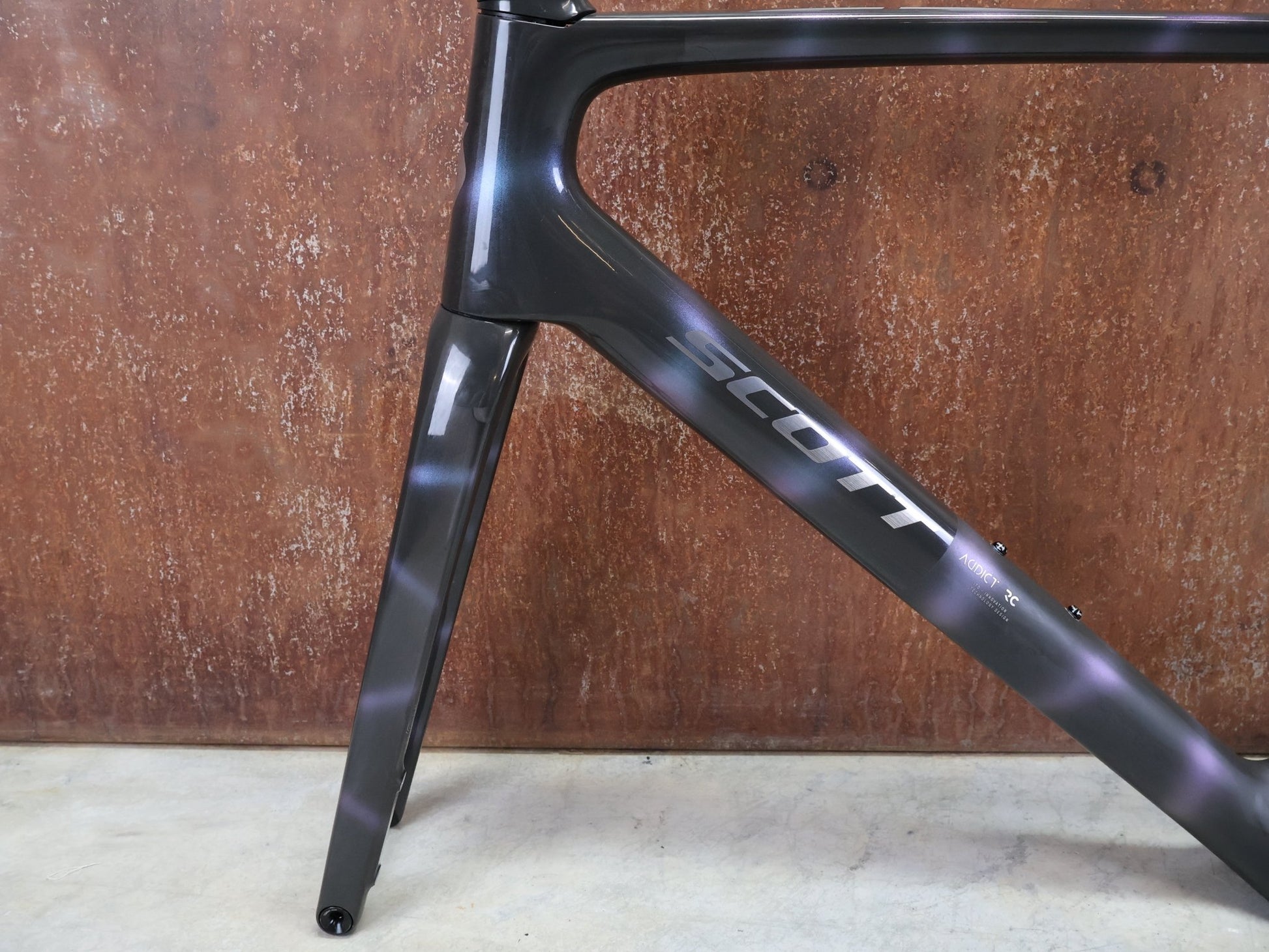 Rennradrahmen von Scott, SCOTT ADDICT RC ULTIMATE RAHMENSET / SUNBEAM BLACK / DISC / 56CM vor USEDBIKES - OB.DE Hintergrund