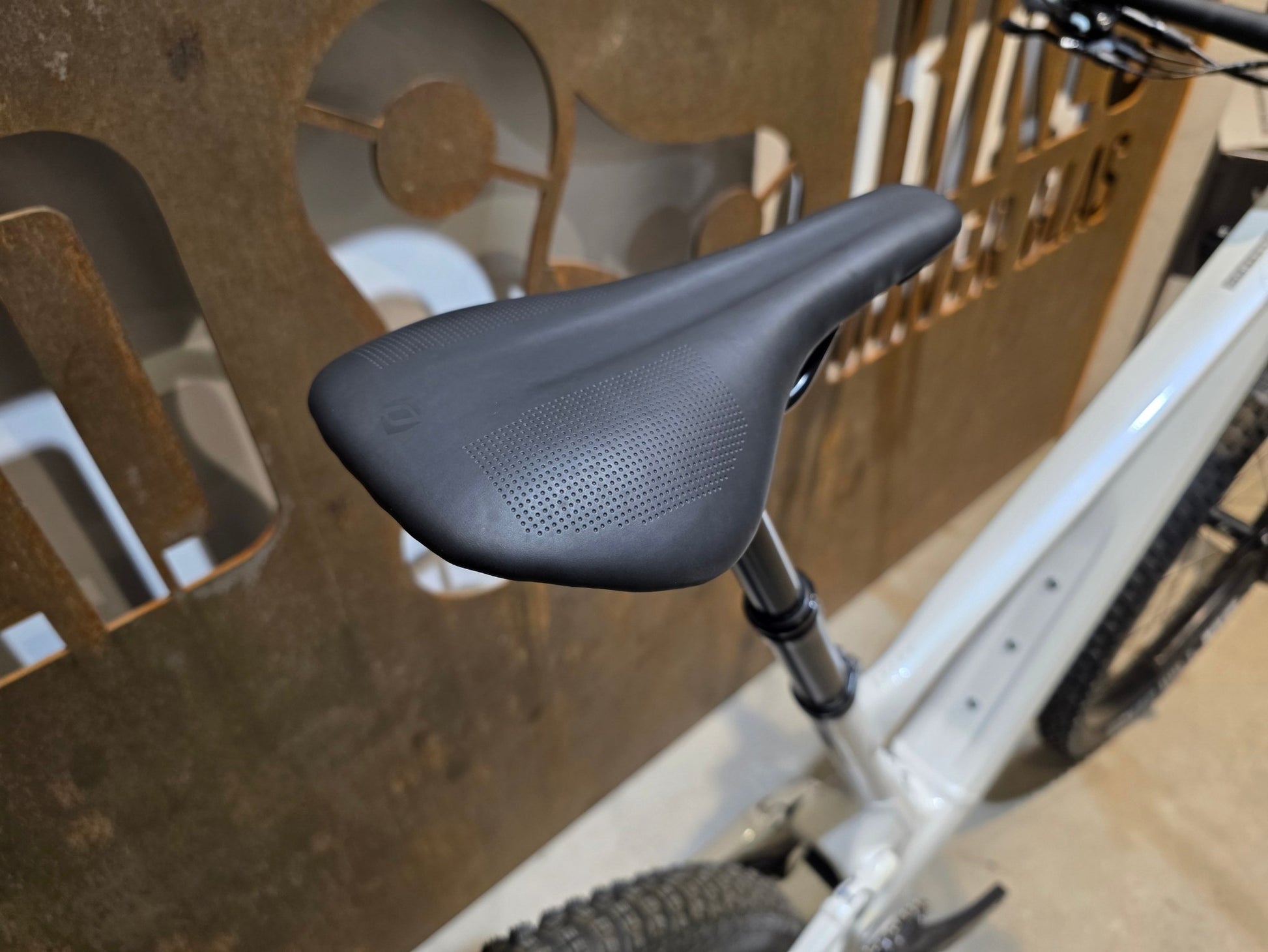 Mountainbike von Scott, SCOTT CONTESSA SPARK 930 / M vor USEDBIKES - OB.DE Hintergrund