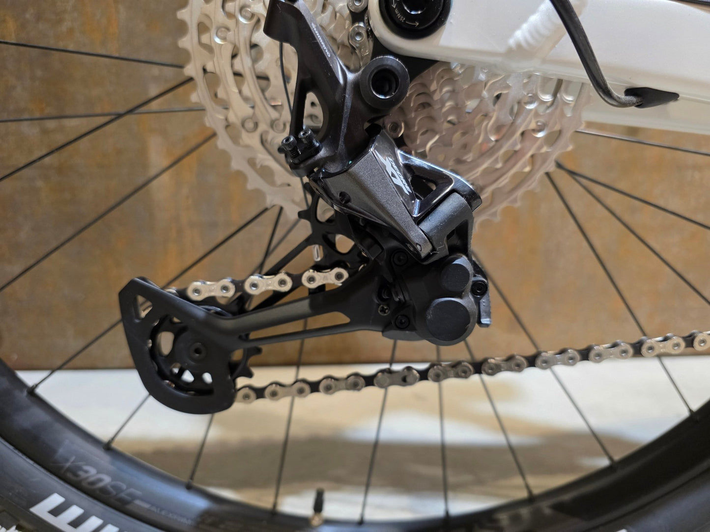 Mountainbike von Scott, SCOTT CONTESSA SPARK 930 / M vor USEDBIKES - OB.DE Hintergrund