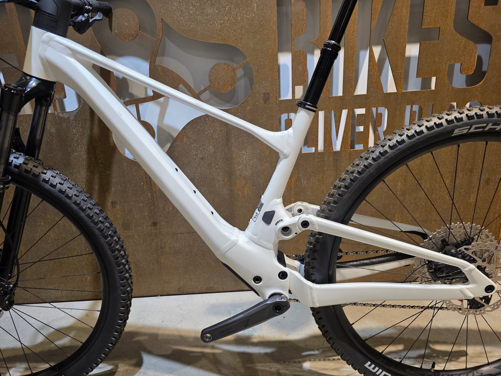 Mountainbike von Scott, SCOTT CONTESSA SPARK 930 / M vor USEDBIKES - OB.DE Hintergrund