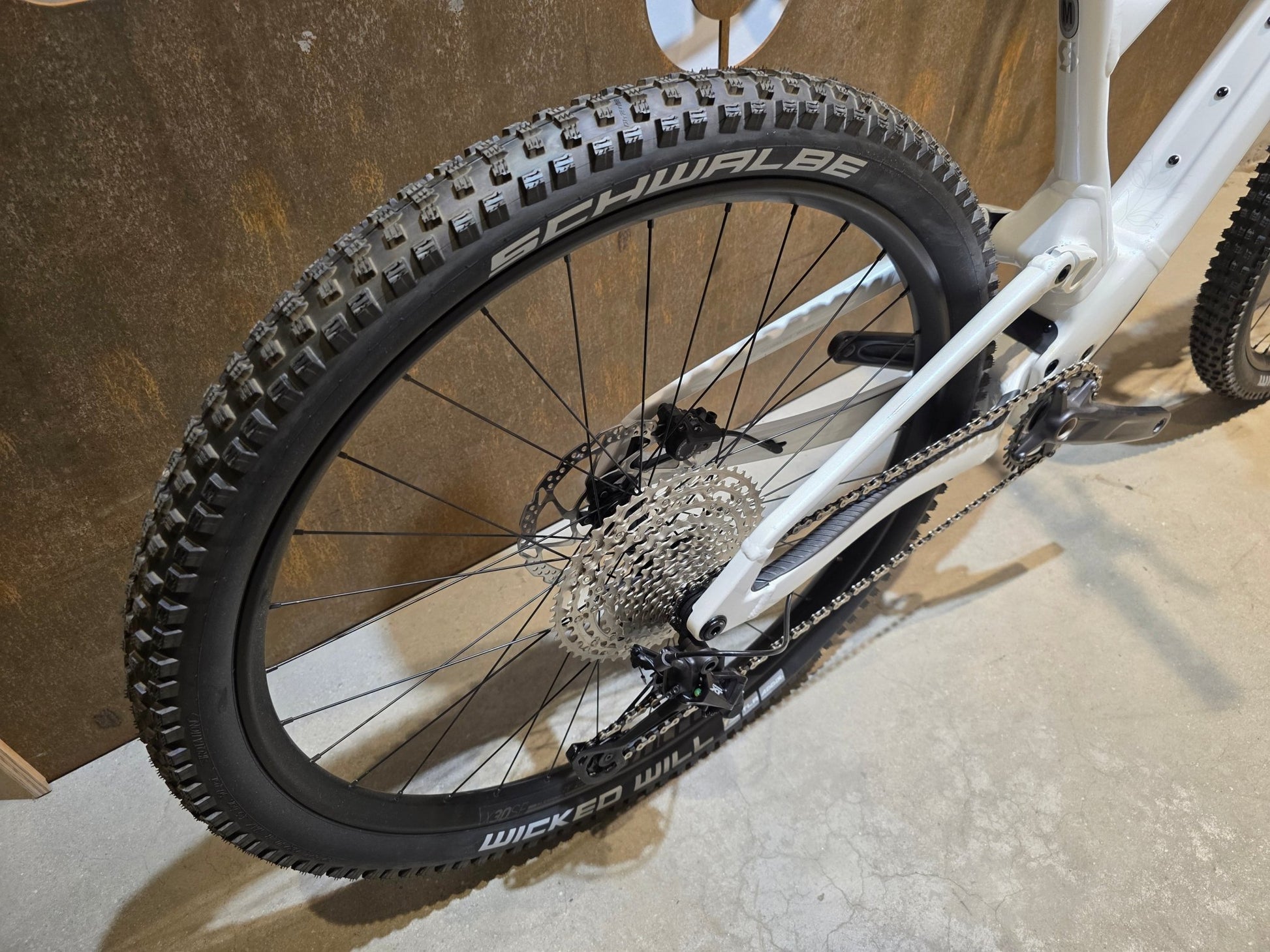 Mountainbike von Scott, SCOTT CONTESSA SPARK 930 / M vor USEDBIKES - OB.DE Hintergrund