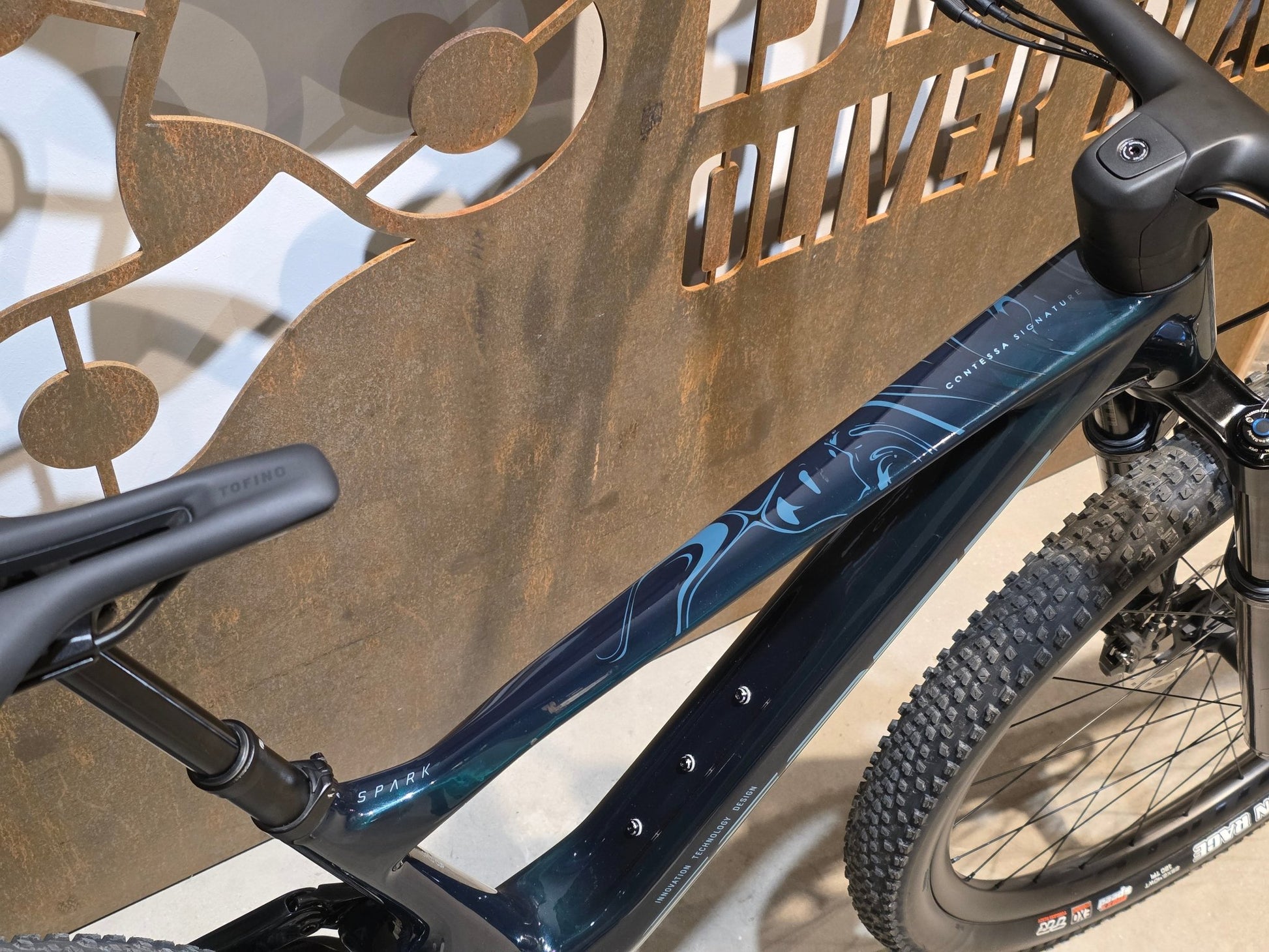 Mountainbike von Scott, SCOTT CONTESSA SPARK RC WORLD CUP / X0 TRANSMISSION / S vor USEDBIKES - OB.DE Hintergrund