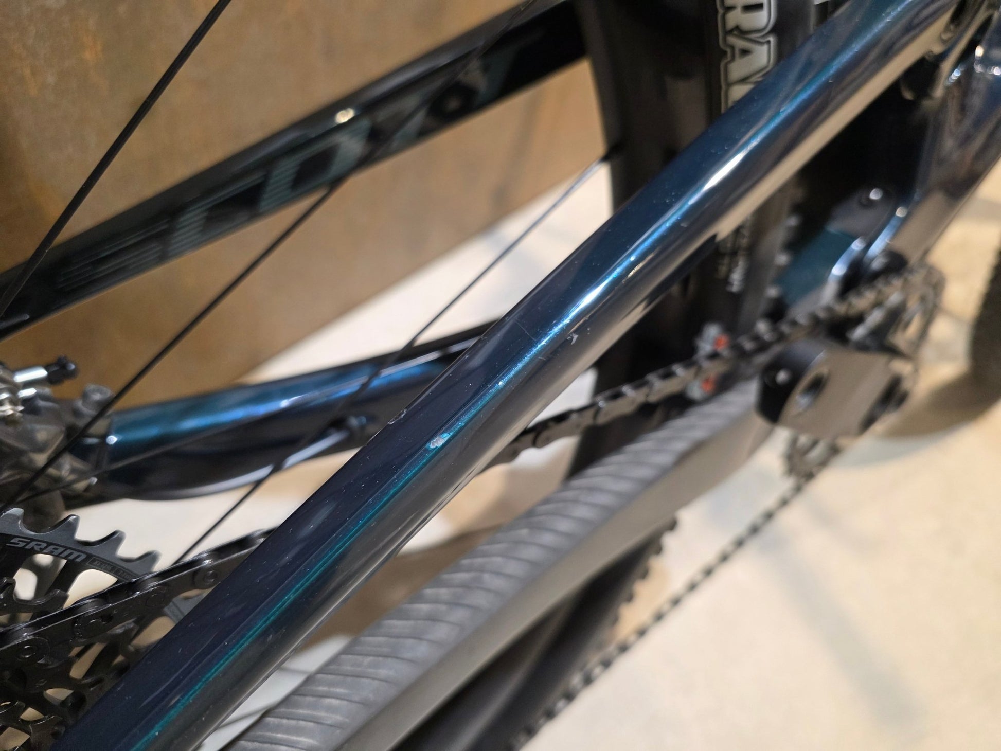 Mountainbike von Scott, SCOTT CONTESSA SPARK RC WORLD CUP / X0 TRANSMISSION / S vor USEDBIKES - OB.DE Hintergrund