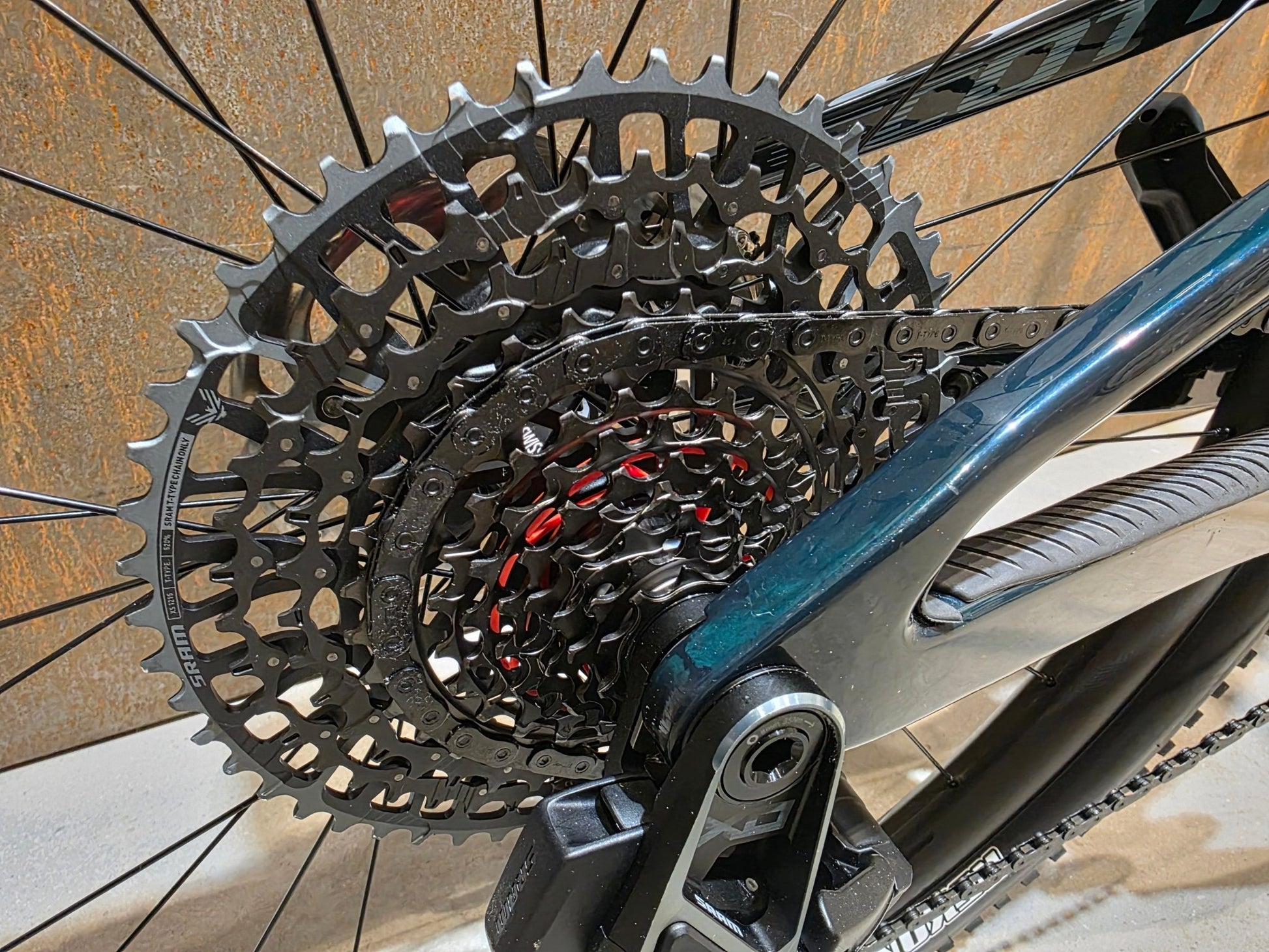 Mountainbike von Scott, SCOTT CONTESSA SPARK RC WORLD CUP / X0 TRANSMISSION / S vor USEDBIKES - OB.DE Hintergrund