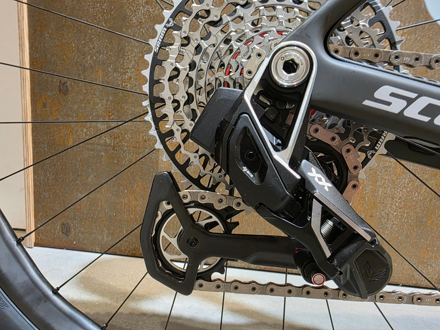 Mountainbike von Scott, SCOTT SCALE RC WORLD CUP / CARBON BLACK / XL vor USEDBIKES - OB.DE Hintergrund