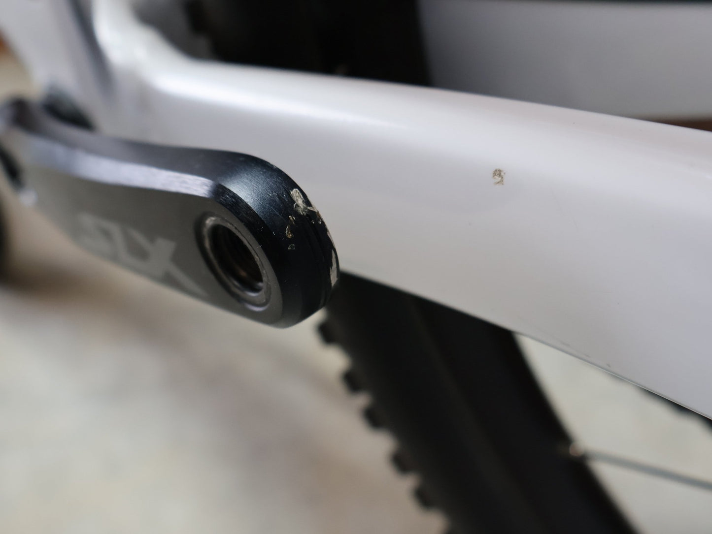 Mountainbike von Scott, SCOTT SPARK 930 / WHITE / M vor USEDBIKES - OB.DE Hintergrund