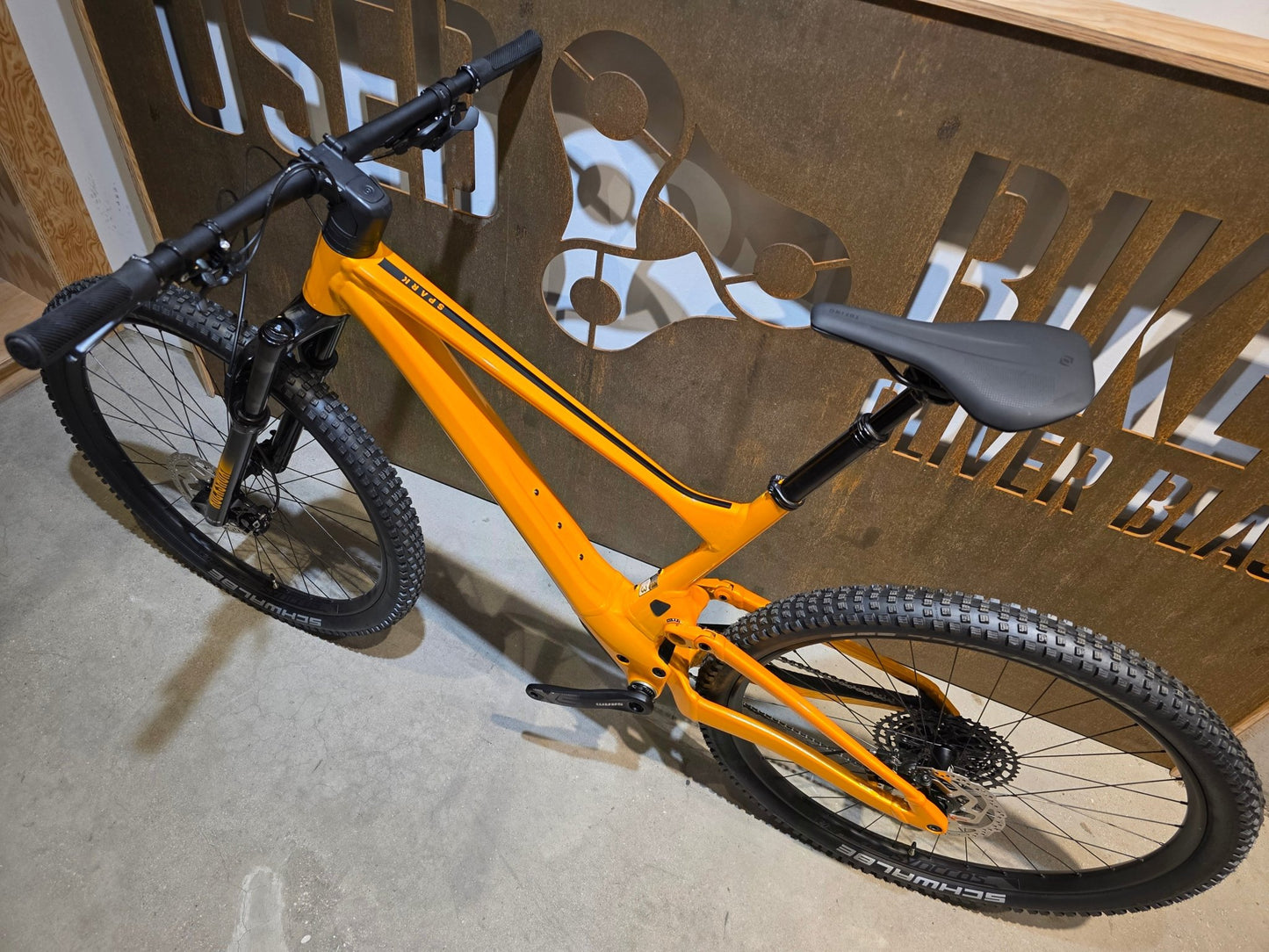 Mountainbike von Scott, SCOTT SPARK 970 / L vor USEDBIKES - OB.DE Hintergrund