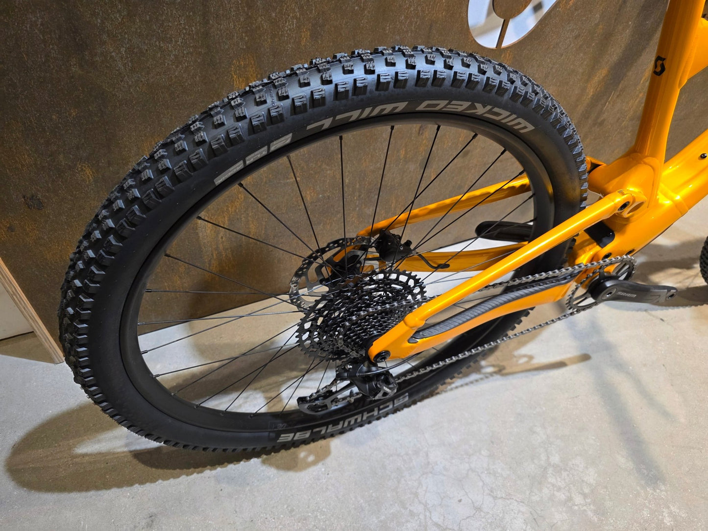 Mountainbike von Scott, SCOTT SPARK 970 / L vor USEDBIKES - OB.DE Hintergrund