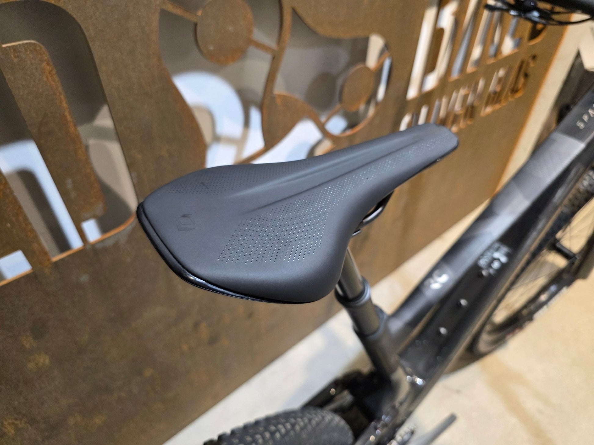 Mountainbike von Scott, SCOTT SPARK RC TEAM ISSUE / CARBON BLACK / M vor USEDBIKES - OB.DE Hintergrund