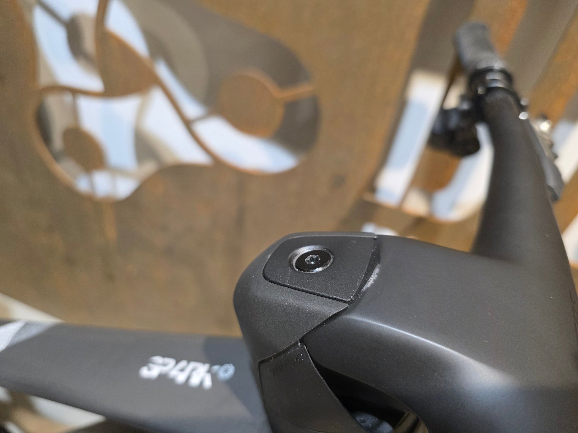 Mountainbike von Scott, SCOTT SPARK RC WORLD CUP EVO / CARBON BLACK / M vor USEDBIKES - OB.DE Hintergrund