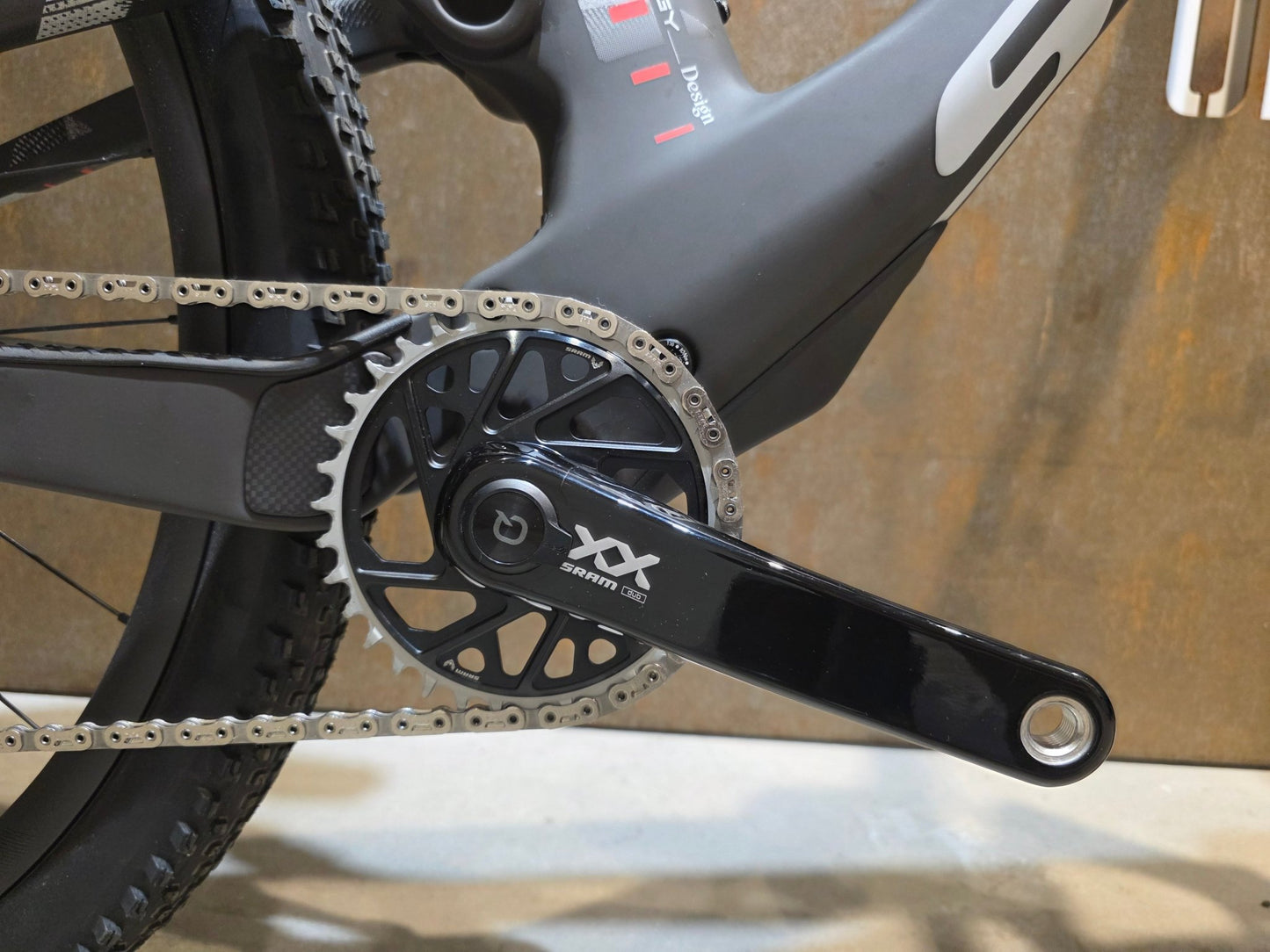 Mountainbike von Scott, SCOTT SPARK RC WORLD CUP EVO / CARBON BLACK / M vor USEDBIKES - OB.DE Hintergrund