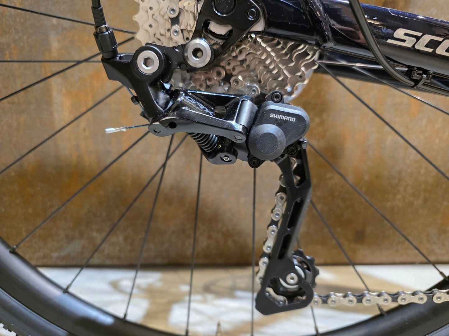 Gravel/Cyclocross von Scott, SCOTT SPEEDSTER GRAVEL 30 / COSMIC BLUE / M vor USEDBIKES - OB.DE Hintergrund
